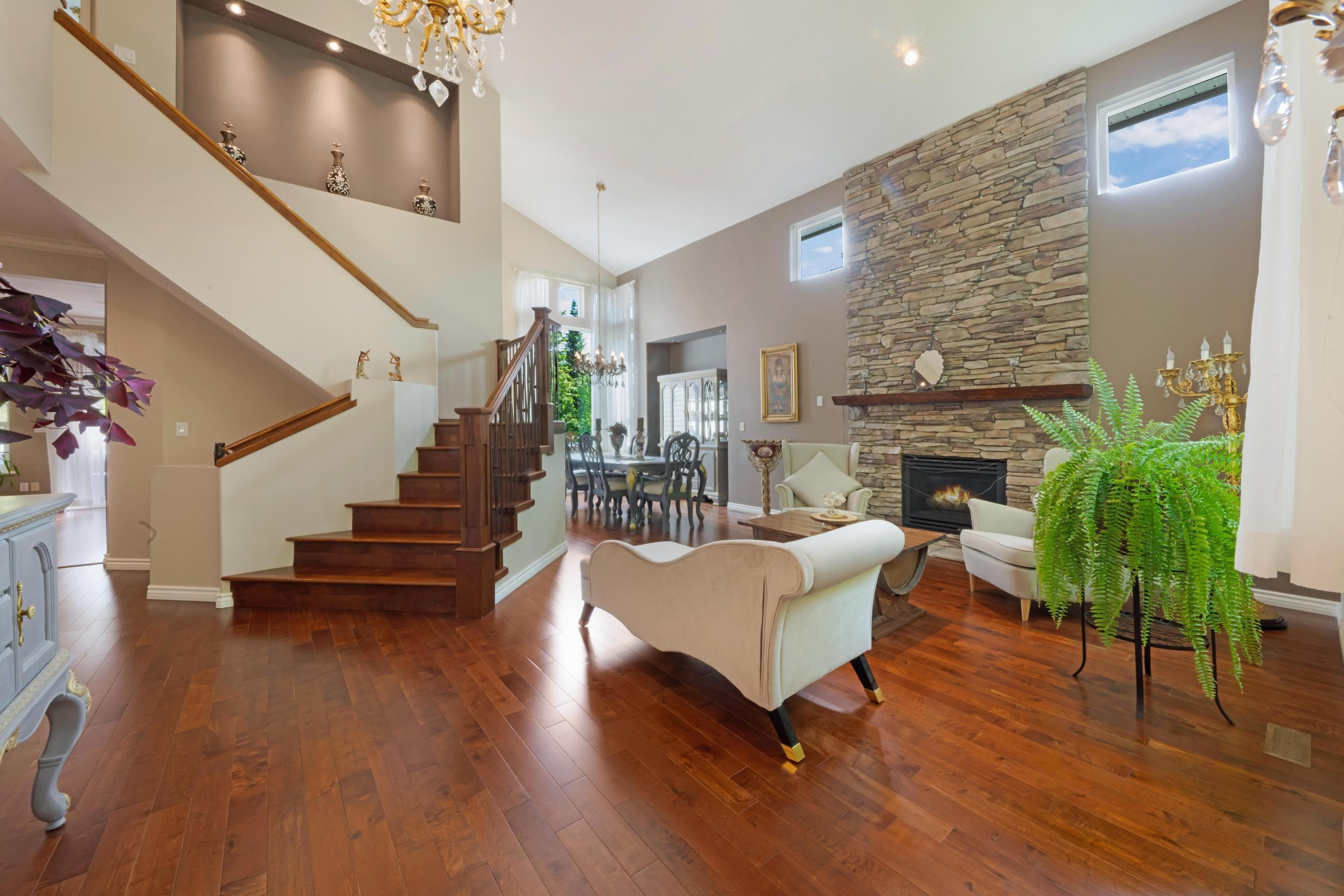 6 Linden Street, Port Moody, V3H 5C1 — photo 2