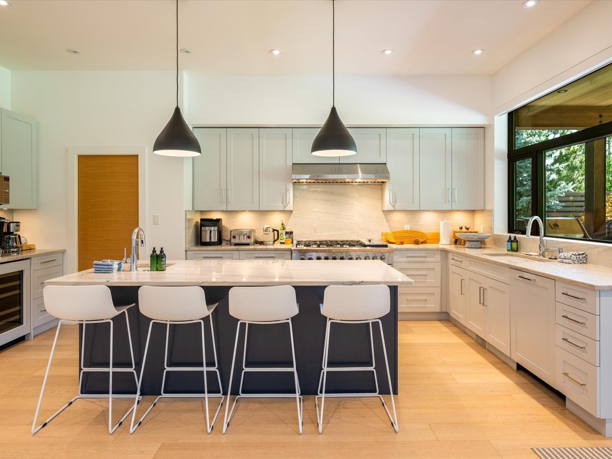 8044 Cypress Place, Whistler, V8E 1J9 — photo 5