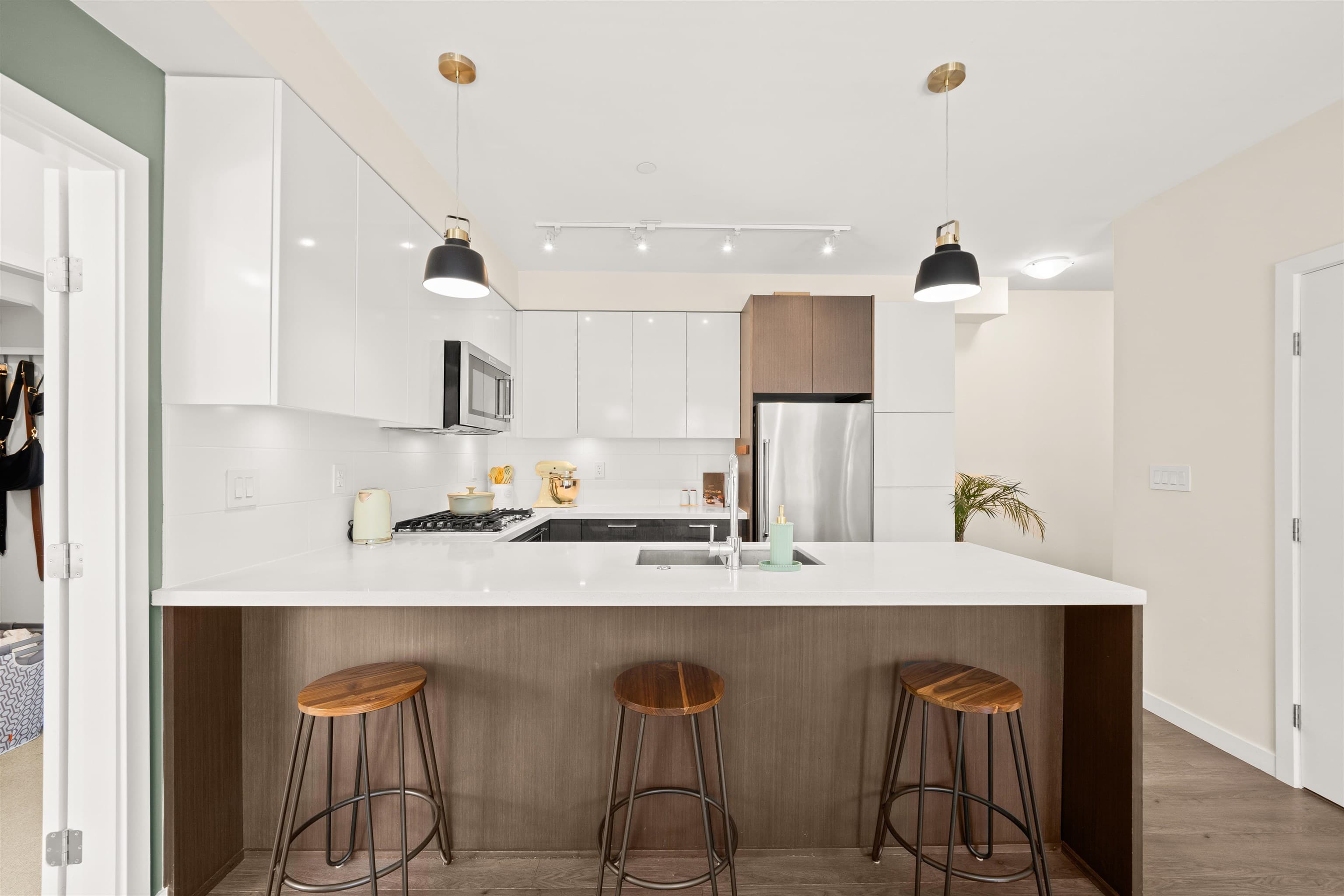 305 - 28 E Royal Avenue, New Westminster