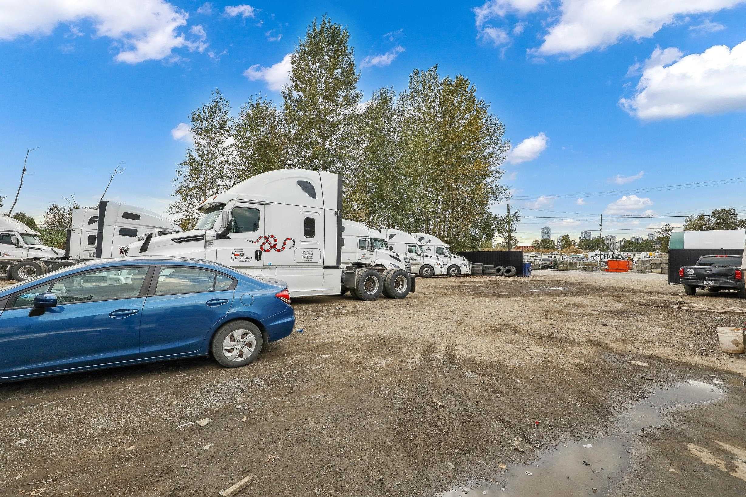 10902 Timberland Road, Surrey, V3V 3T5 — photo 3