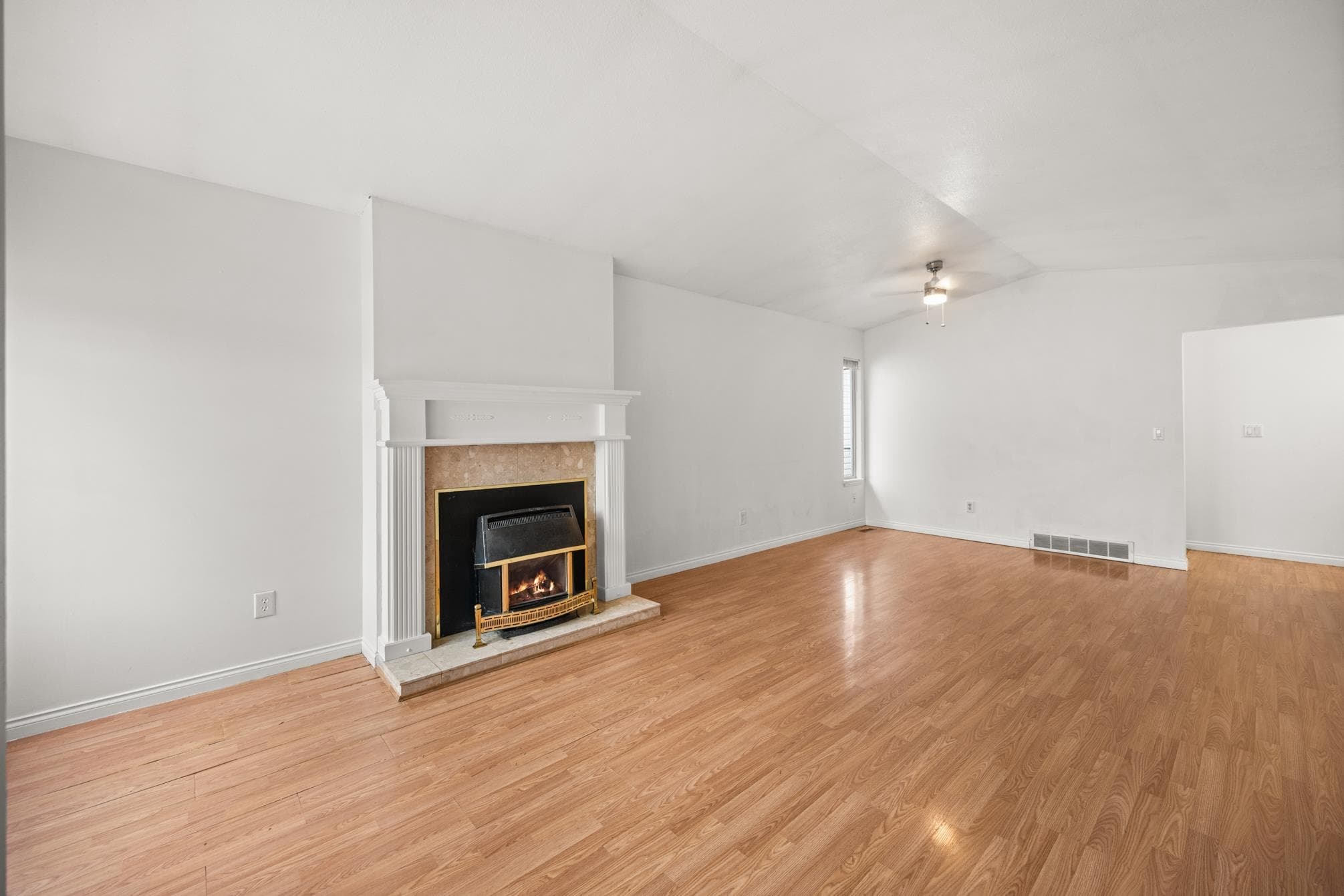 11677 203 Street, Maple Ridge, V2X 4T8 — photo 4