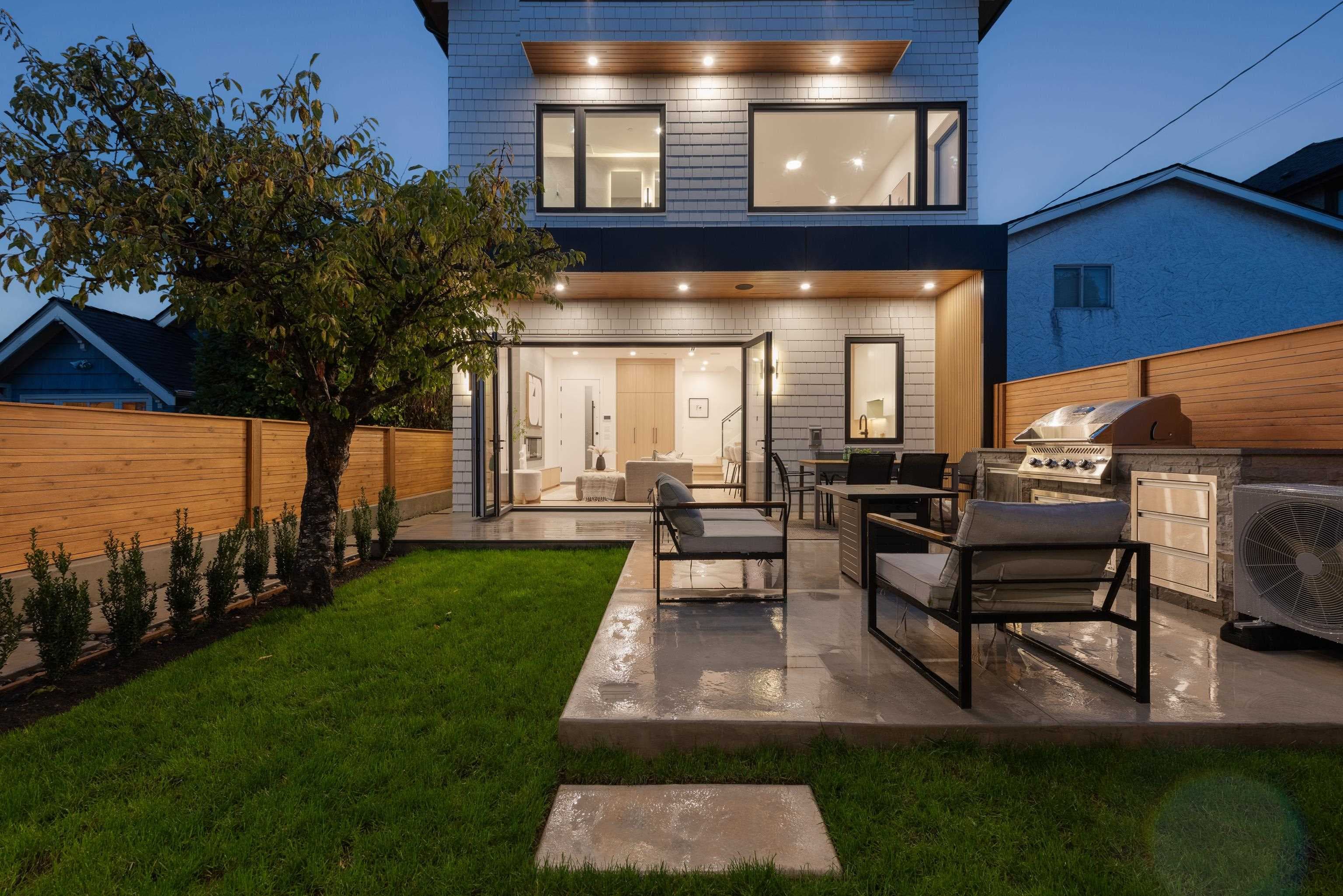 2 - 312 E 37th Avenue, Vancouver