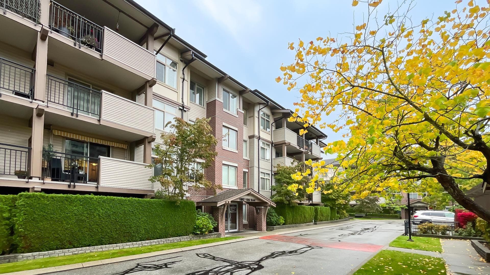 302 - 10092 148 Street, Surrey