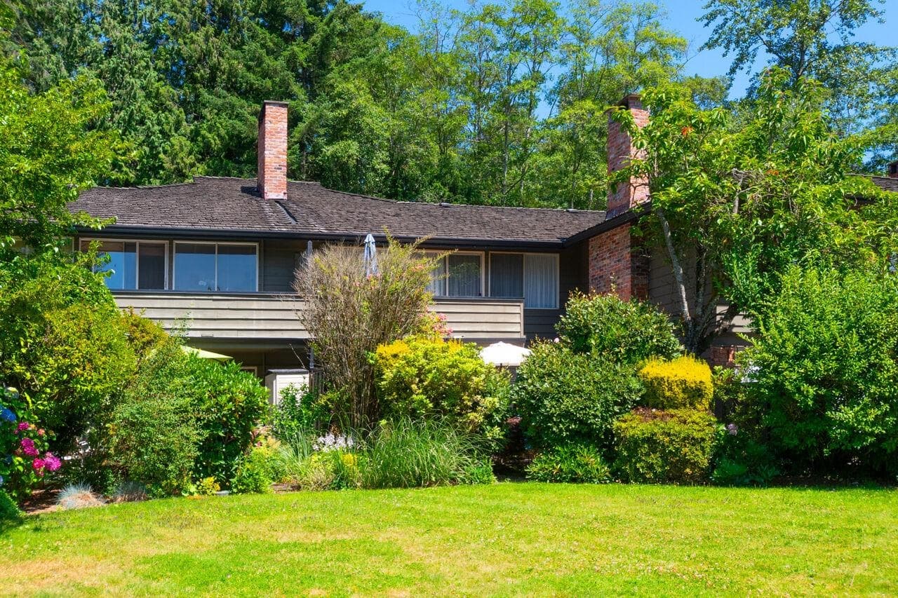 810 - 235 Keith Road, West Vancouver, V7T 1L5 — photo 2