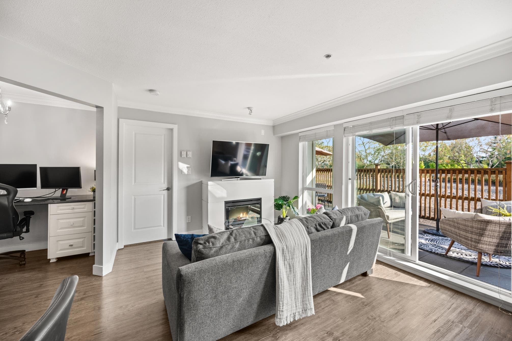 209 - 15735 Croydon Drive, Surrey, V3S 2L5 — photo 2