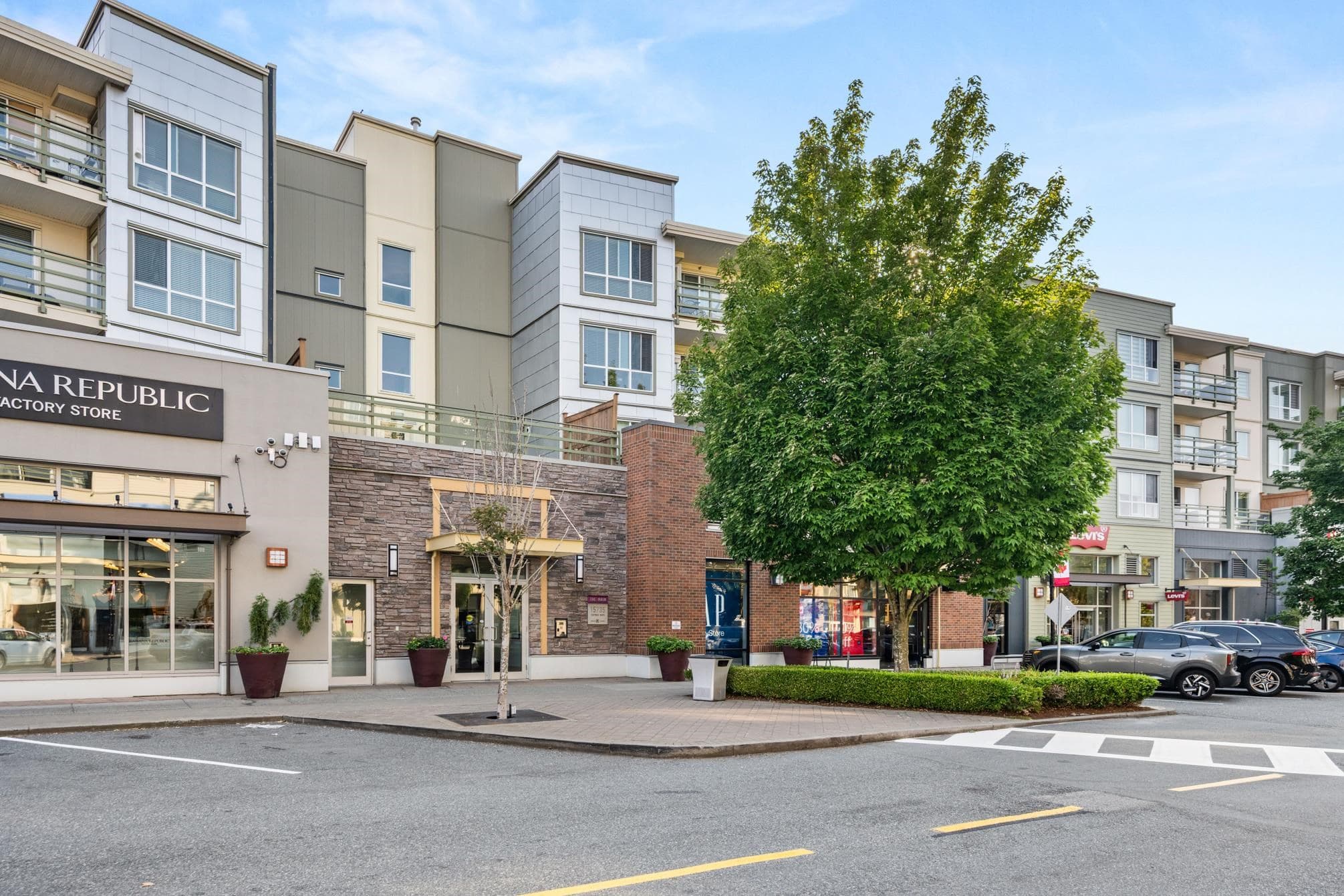 209 - 15735 Croydon Drive, Surrey, V3S 2L5 — photo 1