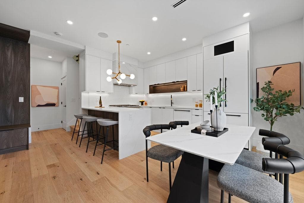 2 - 4549 W 11th Avenue, Vancouver, V6R 2M5 — photo 2