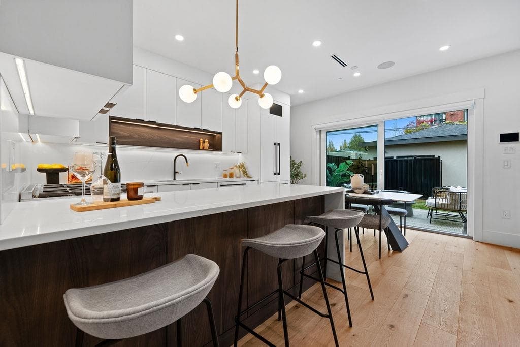 2 - 4549 W 11th Avenue, Vancouver