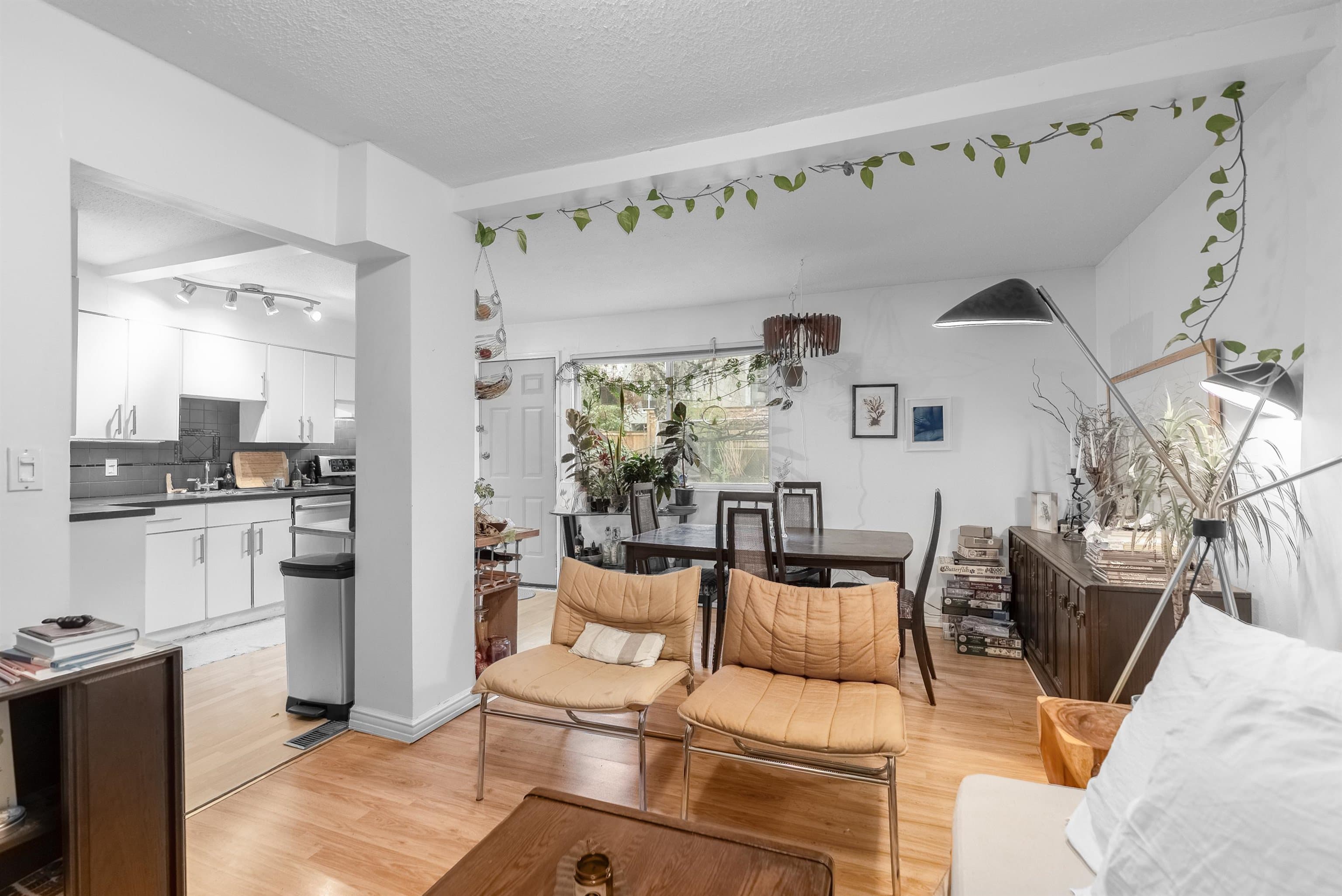 610 Salsbury Drive, Vancouver, V5L 3Z9 — photo 5