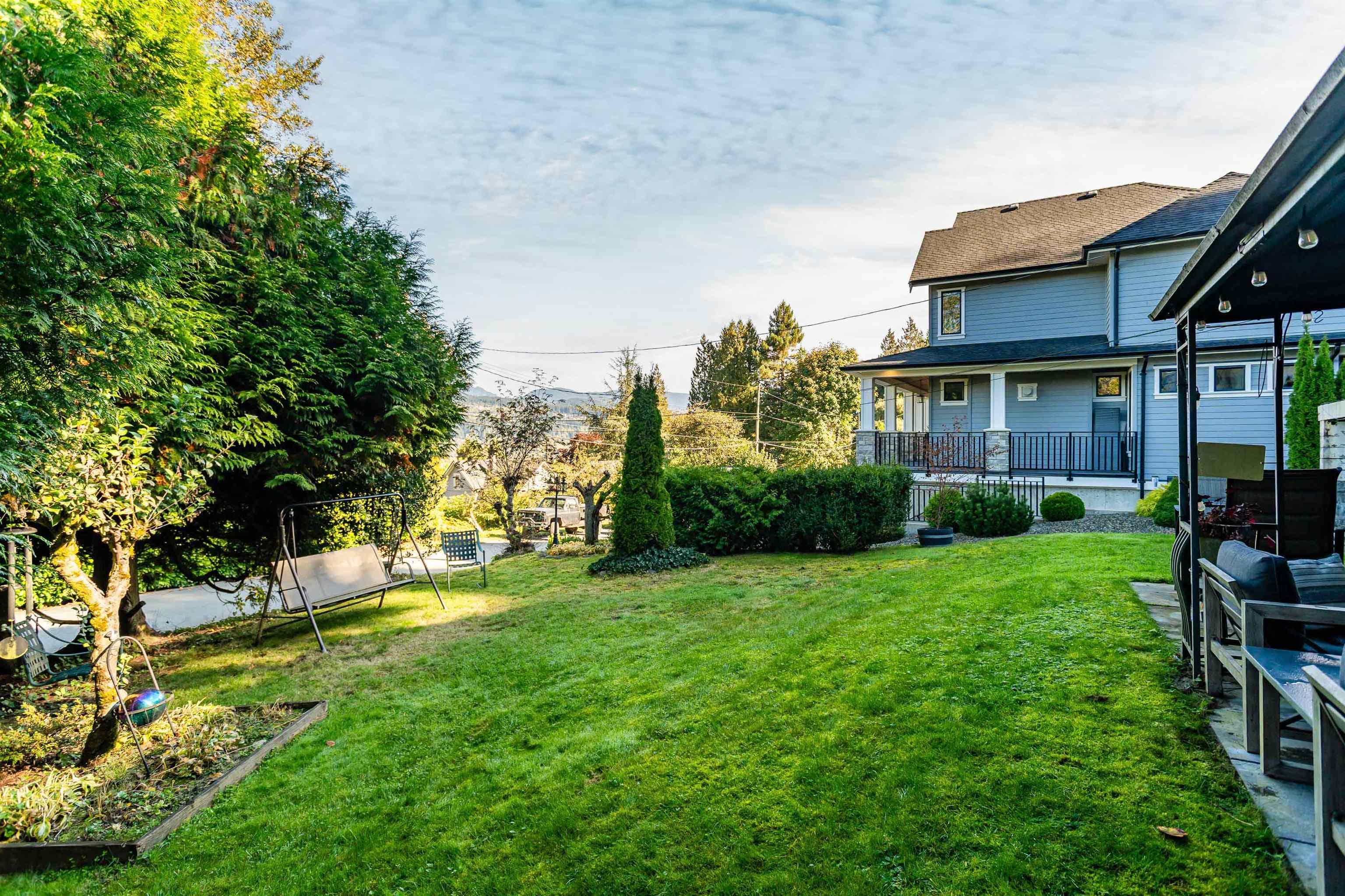 2210 Hope Street, Port Moody, V3H 3E4 — photo 5