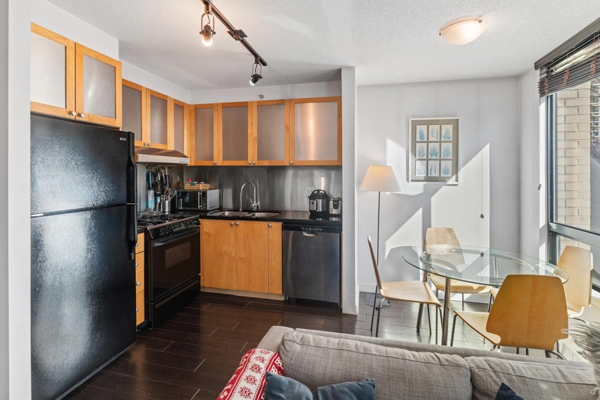 403 - 1003 Burnaby Street, Vancouver, V6E 4R7 — photo 4