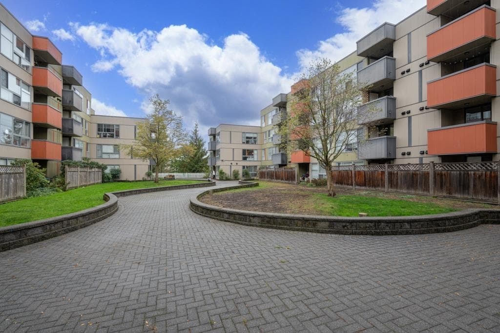 225 - 12085 228 Street, Maple Ridge