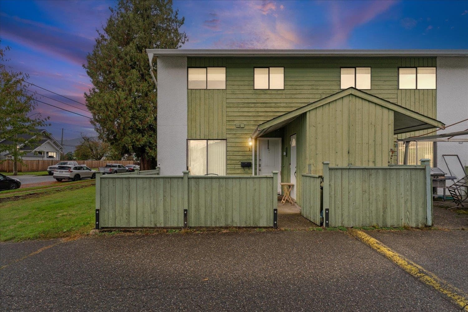 1 - 9342 Hazel Street, Chilliwack, V2P 5N2 — photo 2