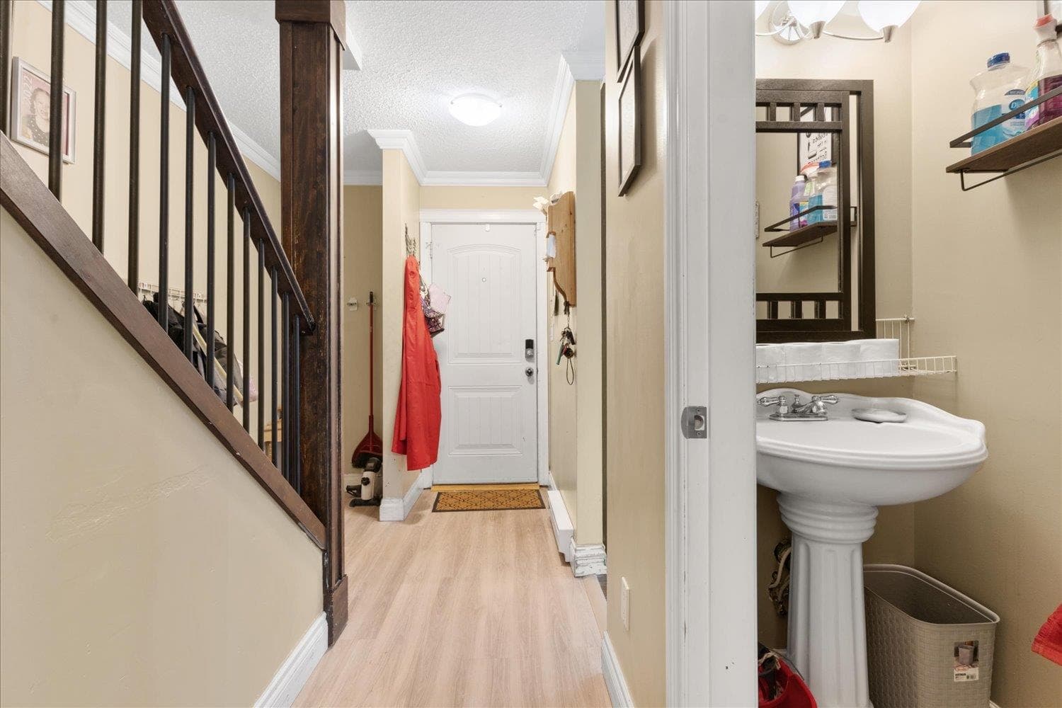 1 - 9342 Hazel Street, Chilliwack, V2P 5N2 — photo 5