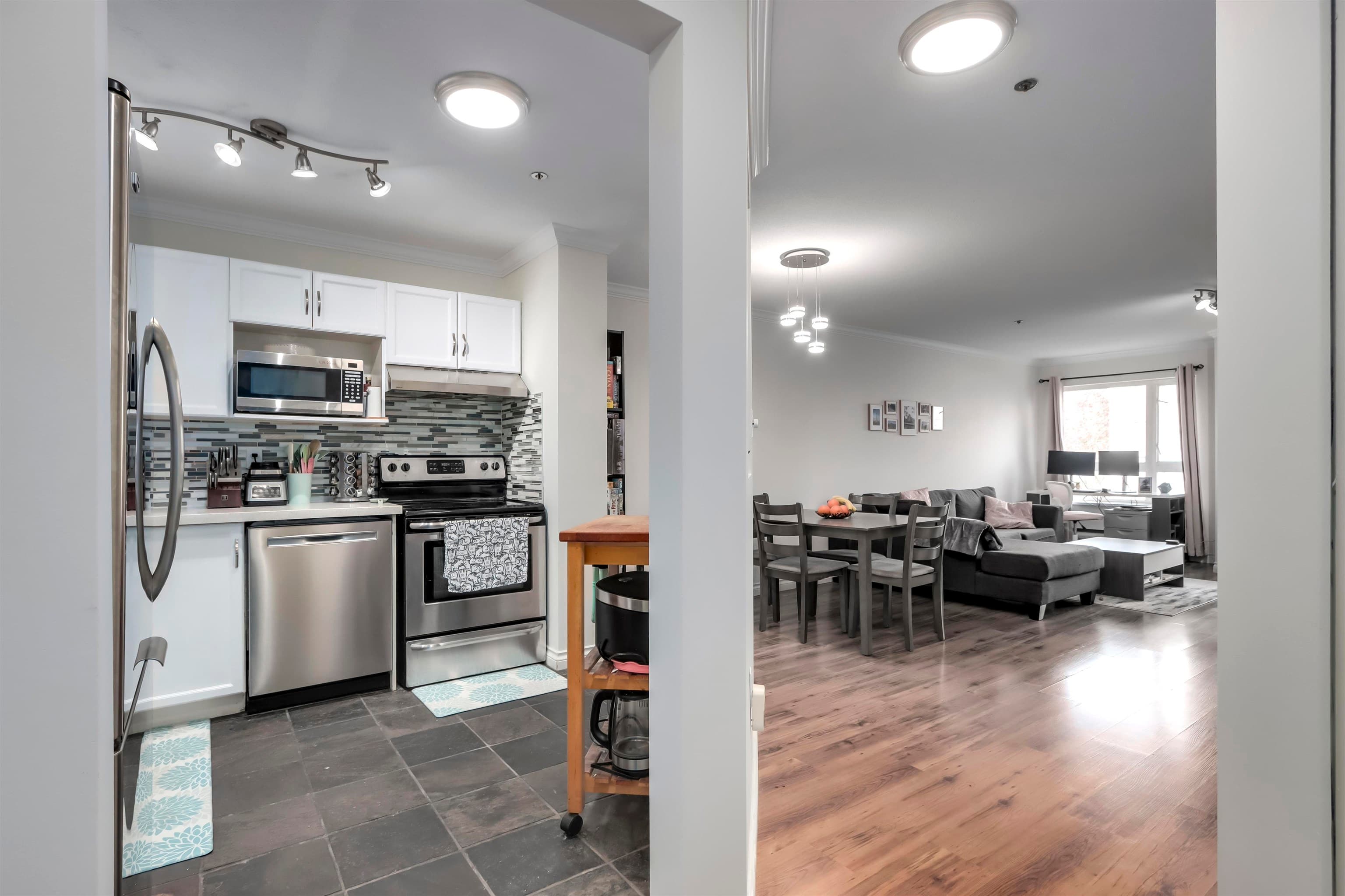 202 - 2335 Whyte Avenue, Port Coquitlam, V3C 2A3 — photo 1