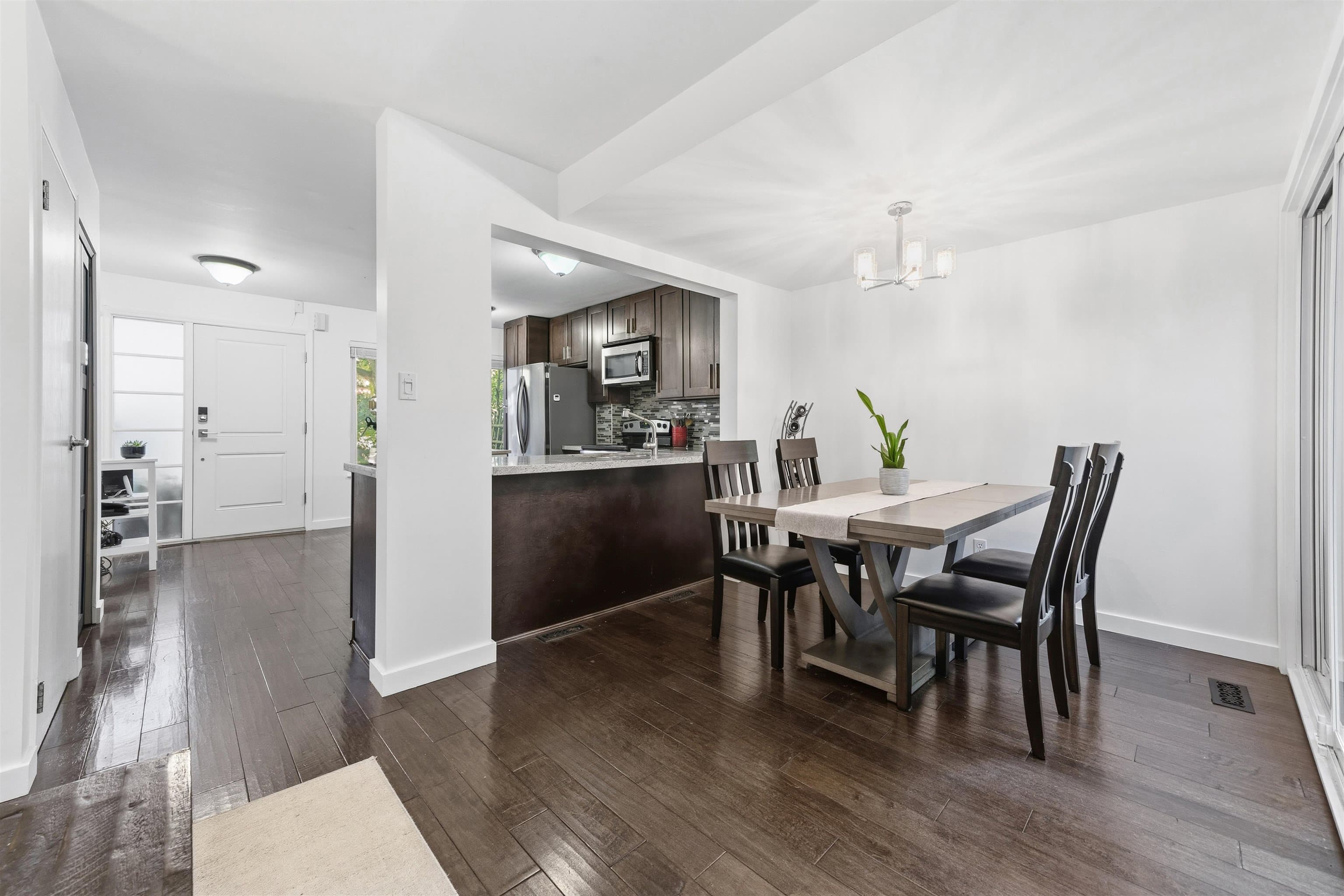 4742 Laurelwood Place, Burnaby, V5G 4B2 — photo 3