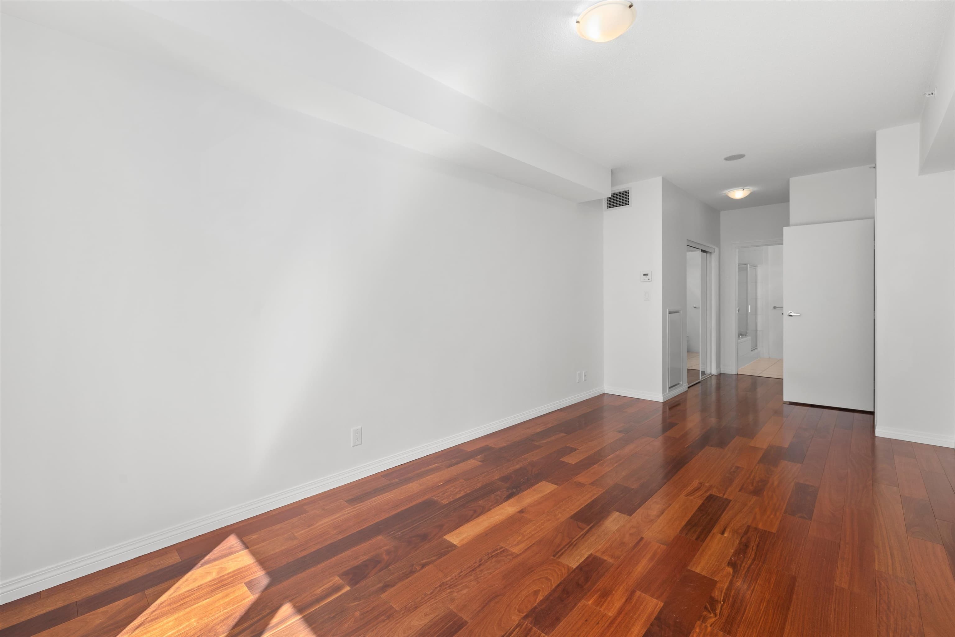 307 - 100 E Esplanade Avenue, North Vancouver, V7L 4V1 — photo 5