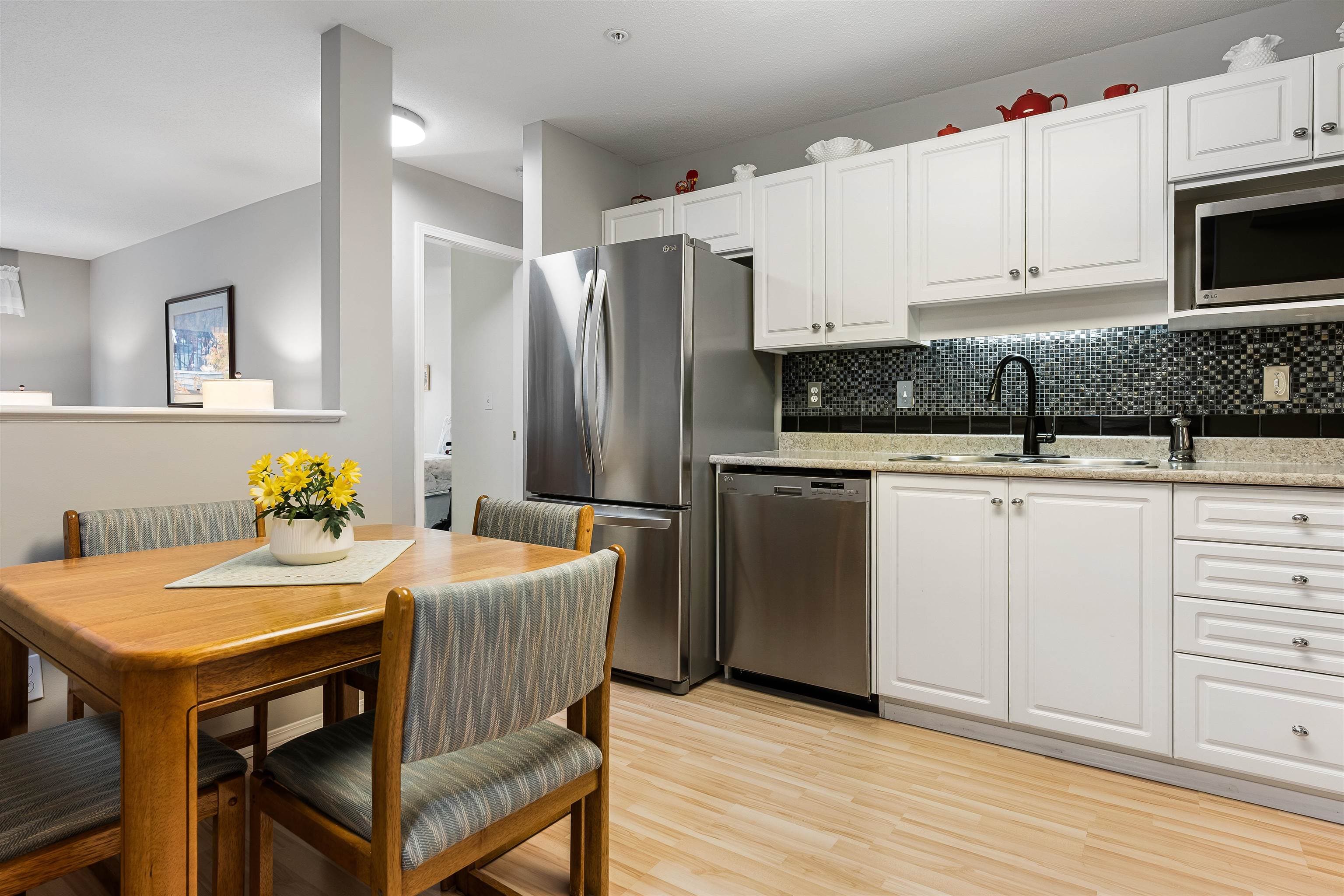 307 - 45520 Knight Road, Chilliwack, V2R 3Z2 — photo 2