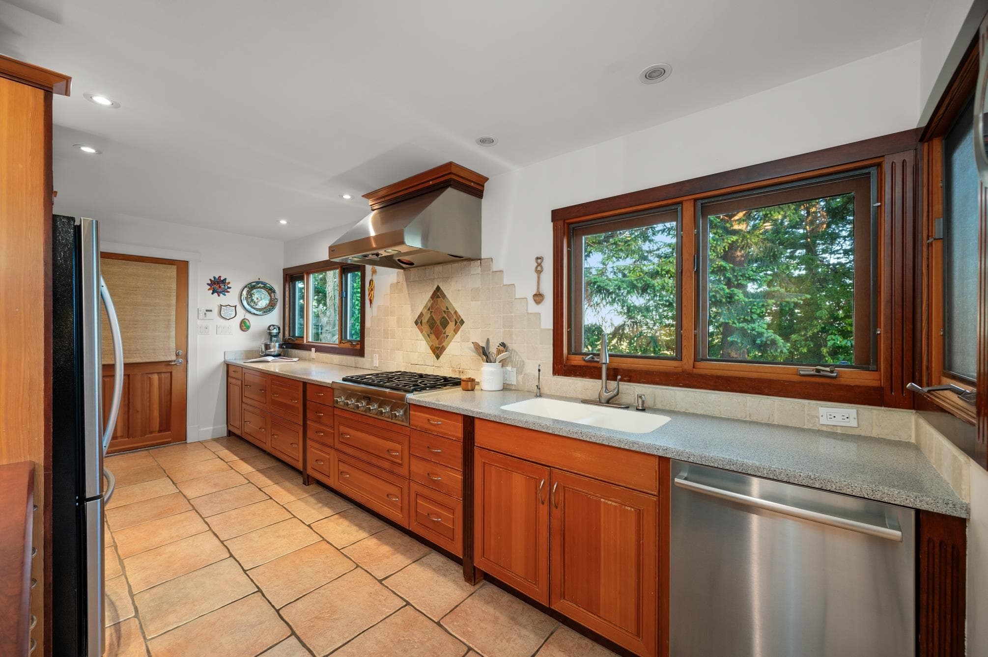 13464 56 Avenue, Surrey, V3X 2Z6 — photo 5