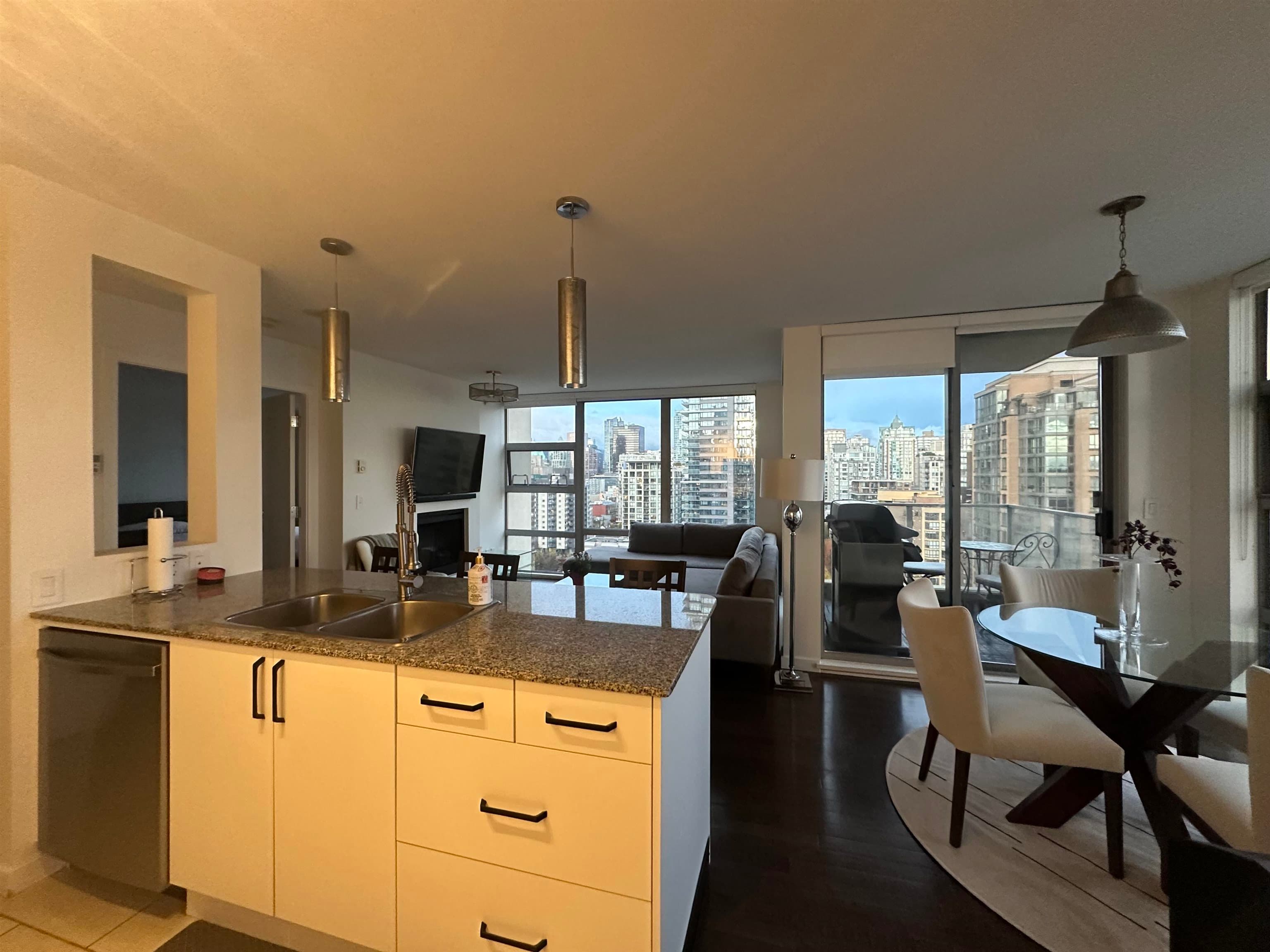 2102 - 1225 Richards Street, Vancouver, V6B 1E6 — photo 5