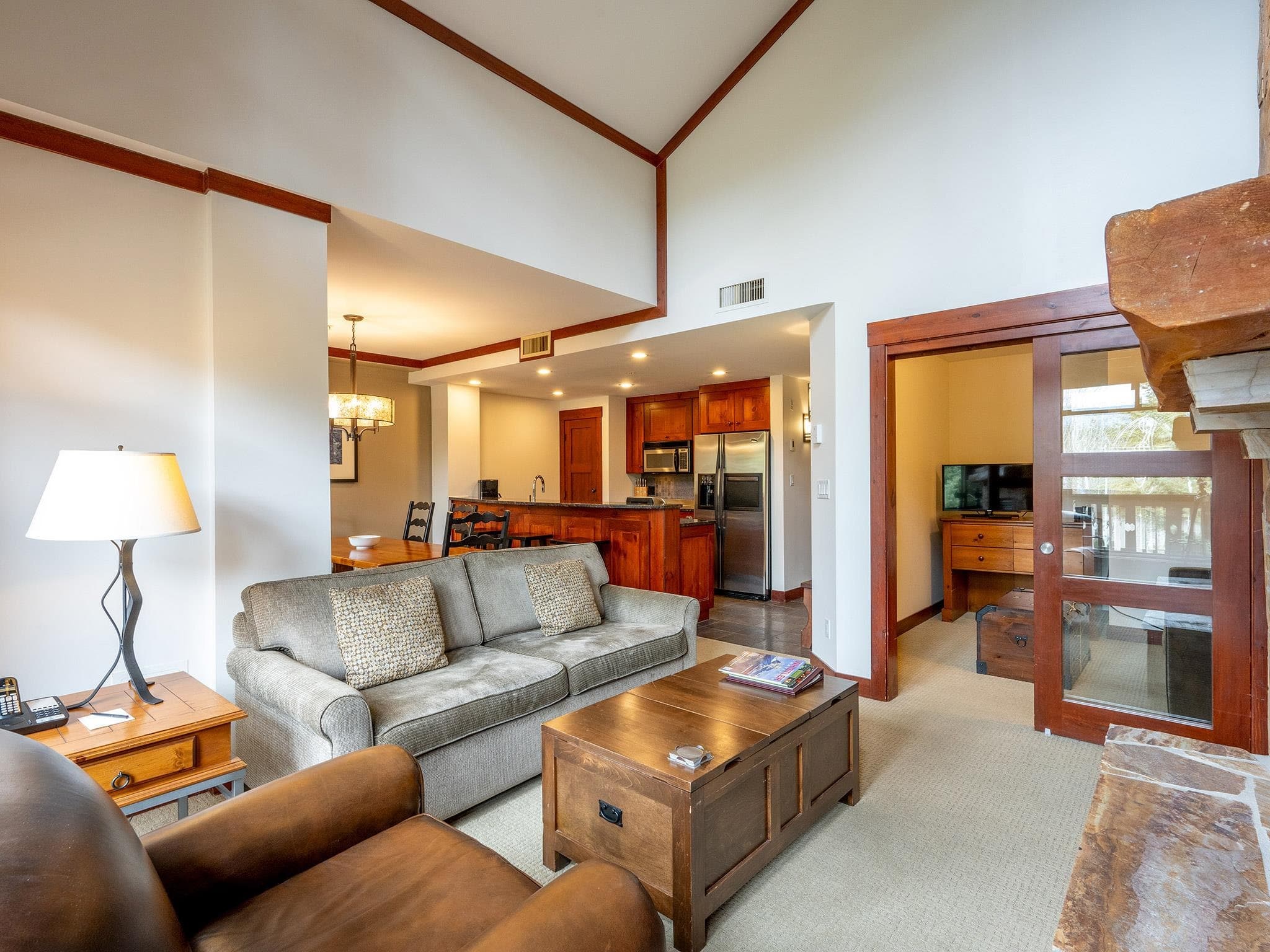 208 - 2202 Gondola Way, Whistler, V8E 0M7 — photo 4