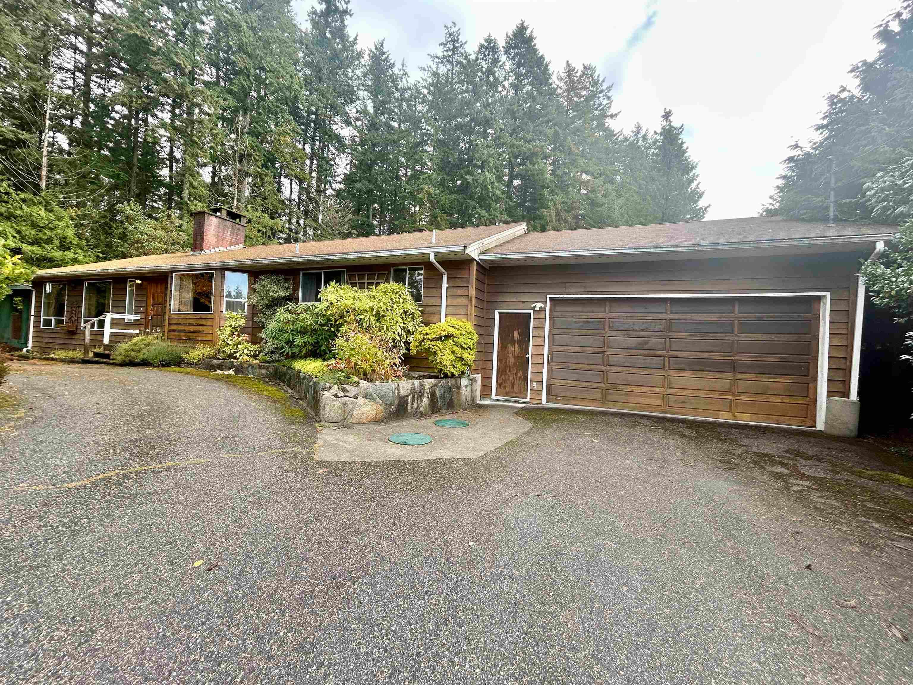 588 Veterans Road, Gibsons, V0N 1V4 — photo 2