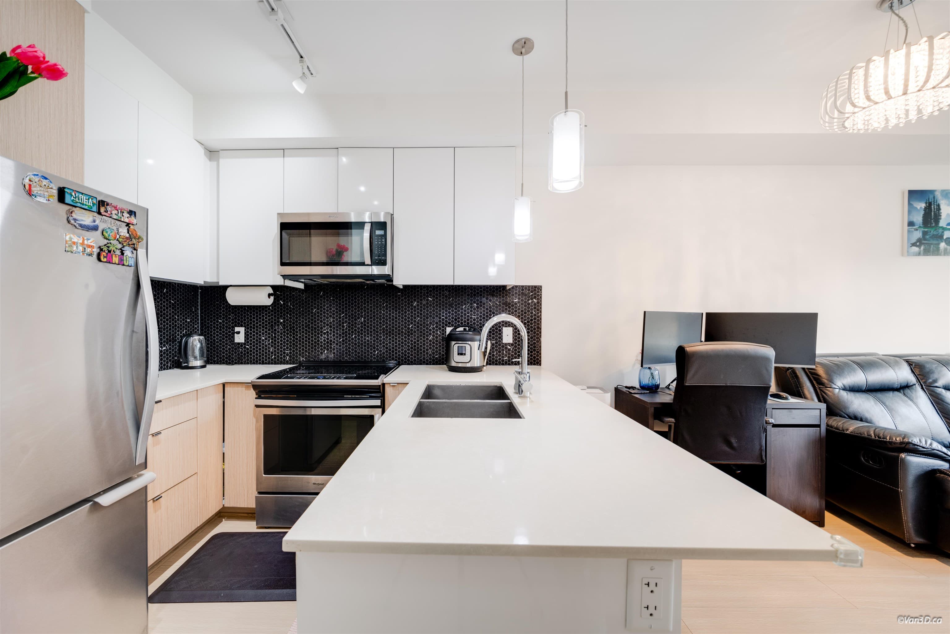 104 - 6438 195a Street, Surrey, V4N 6R5 — photo 3