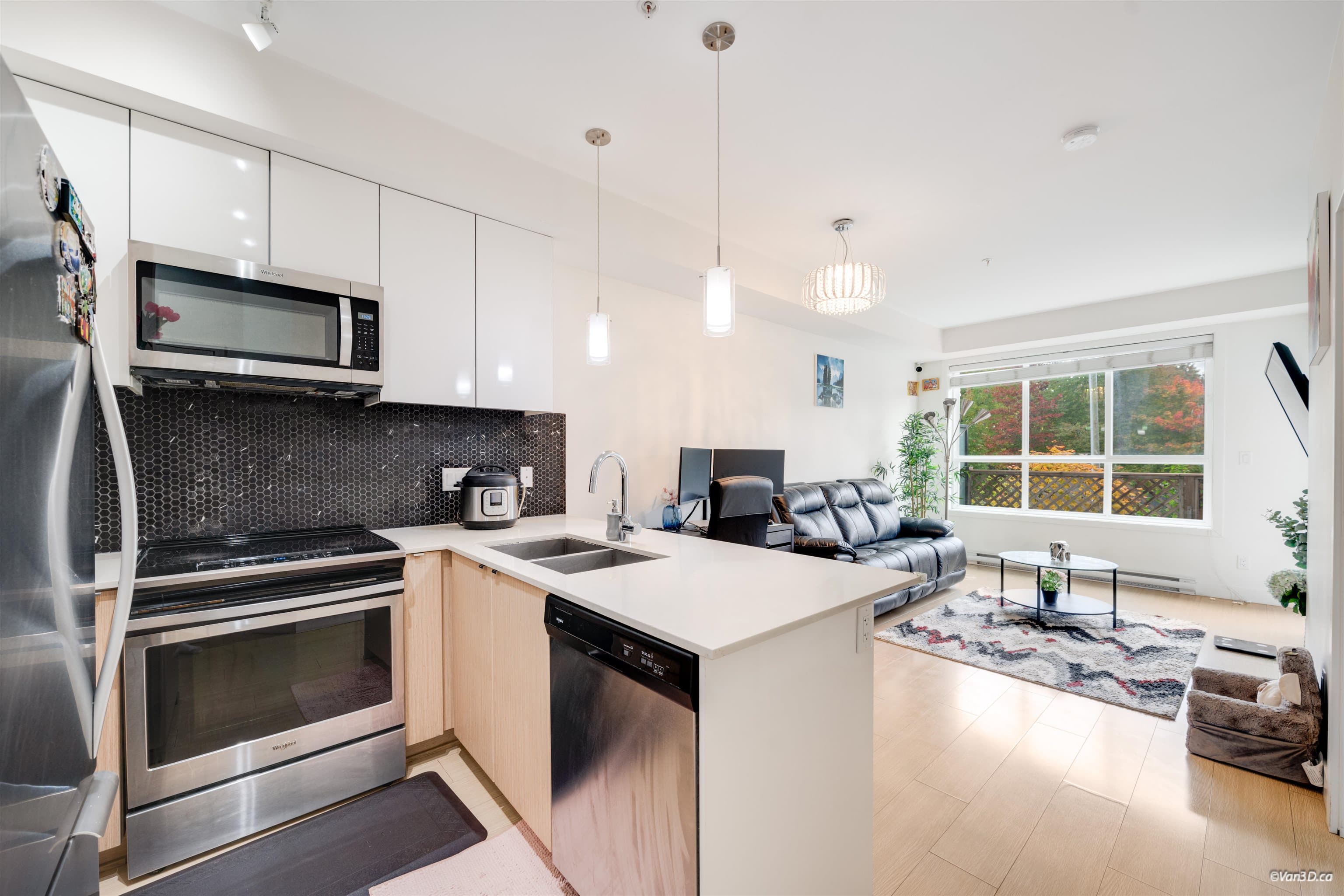 104 - 6438 195a Street, Surrey, V4N 6R5 — photo 1