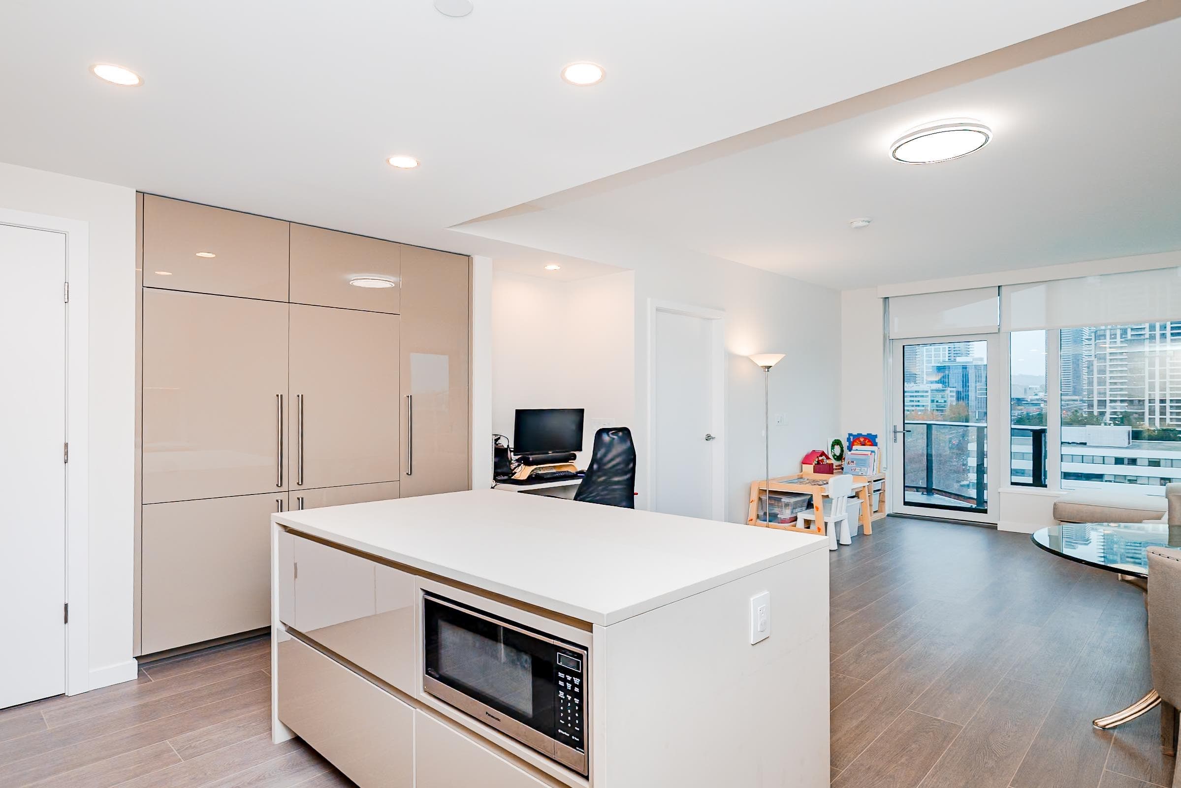 1010 - 4168 Lougheed Highway, Burnaby, V5C 0N9 — photo 3