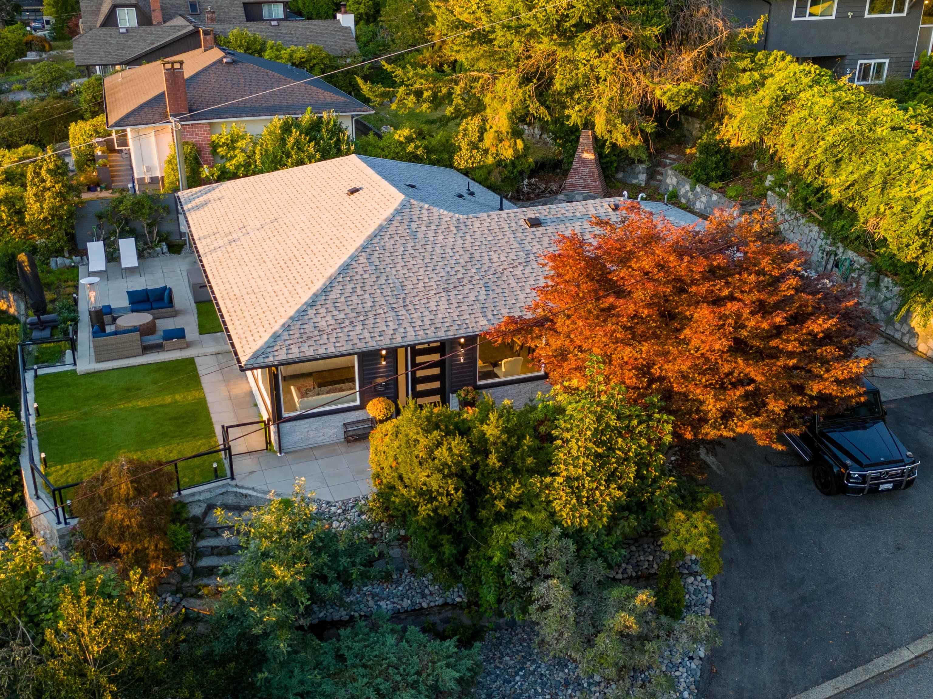 3812 Dalkeith Drive, North Vancouver