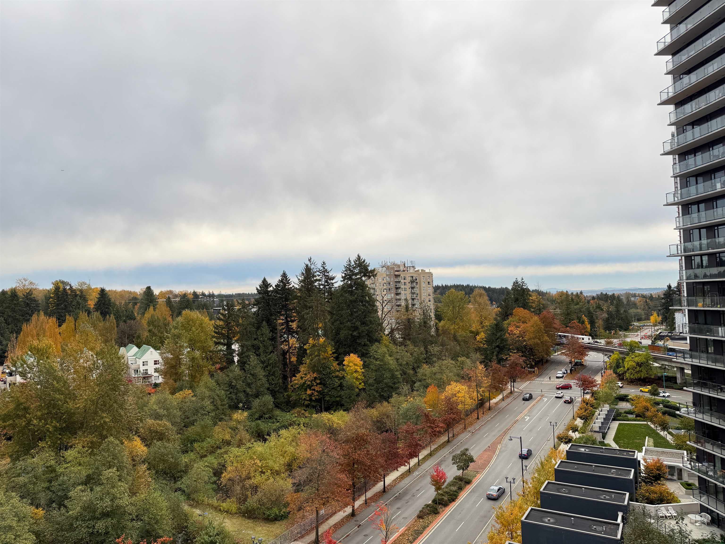 1105 - 9981 Whalley Boulevard, Surrey, V3T 0G6 — photo 1