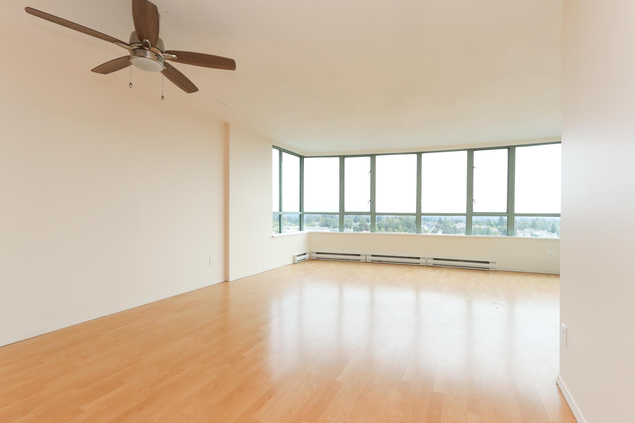 1503 - 15038 101 Avenue, Surrey, V3R 0N2 — photo 3