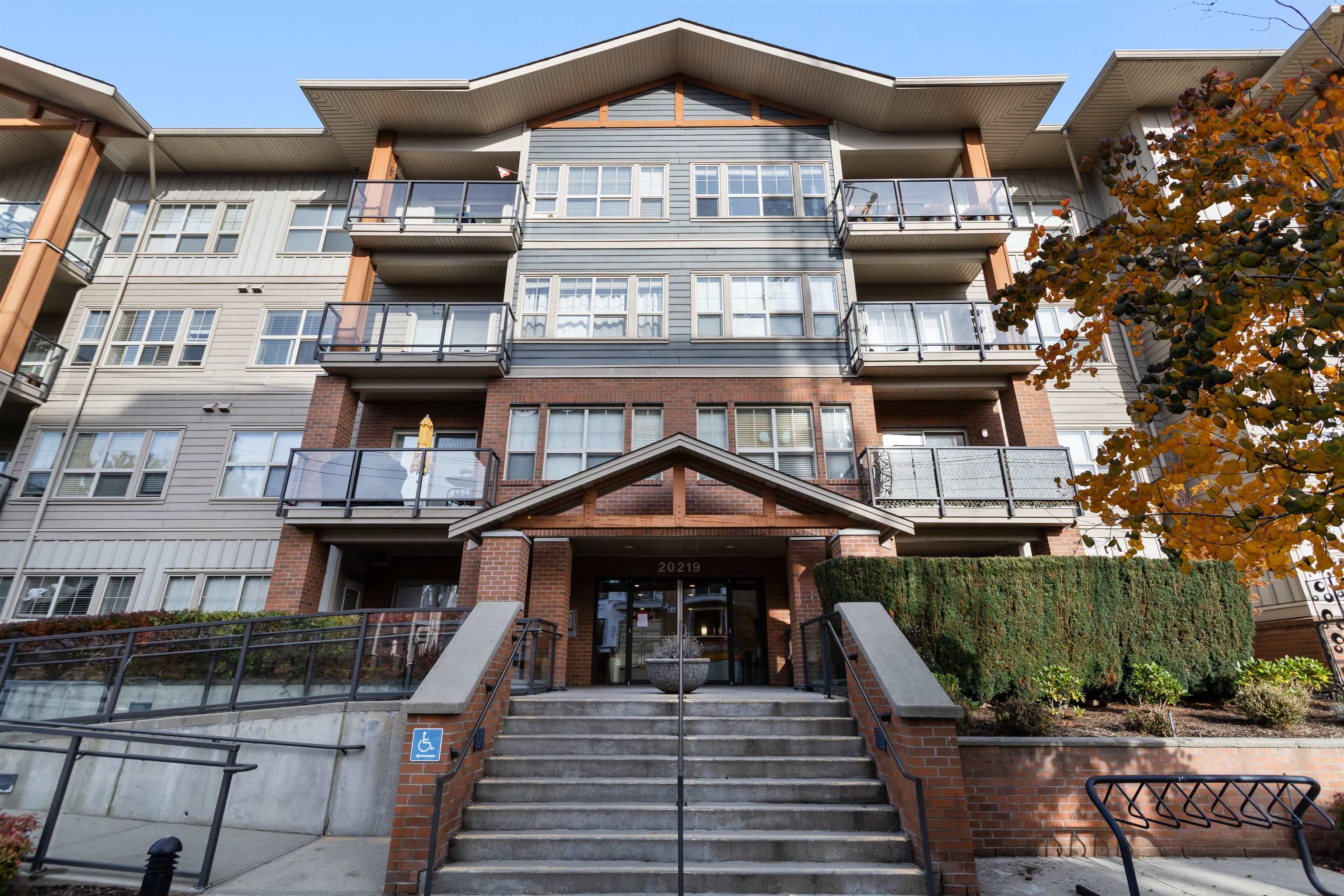 214 - 20219 54a Avenue, Langley, V3A 0C7 — photo 1