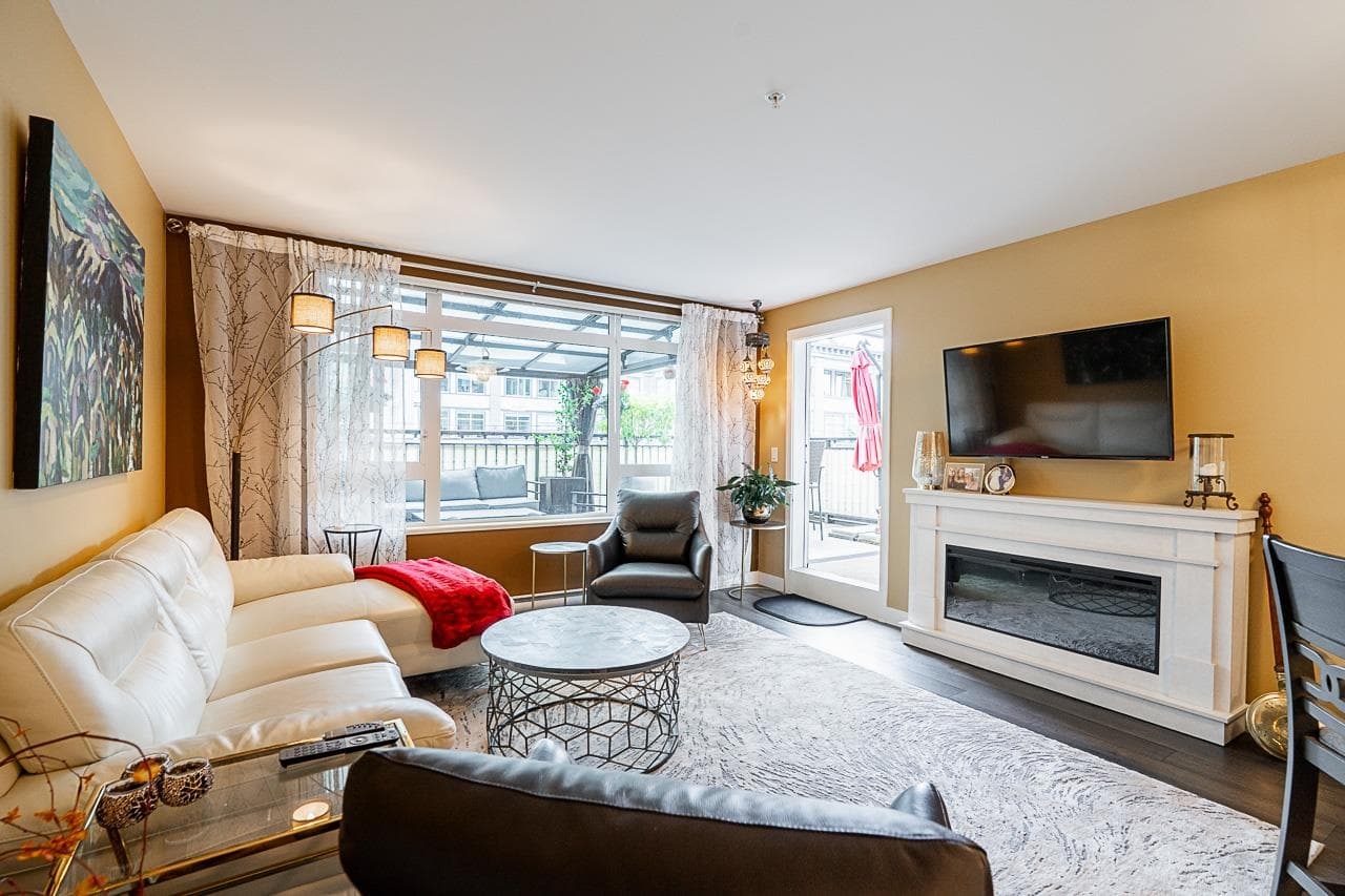 221 - 2525 Clarke Street, Port Moody, V3H 0J3 — photo 1