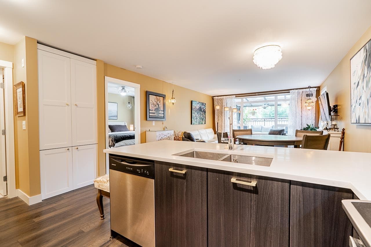 221 - 2525 Clarke Street, Port Moody, V3H 0J3 — photo 5