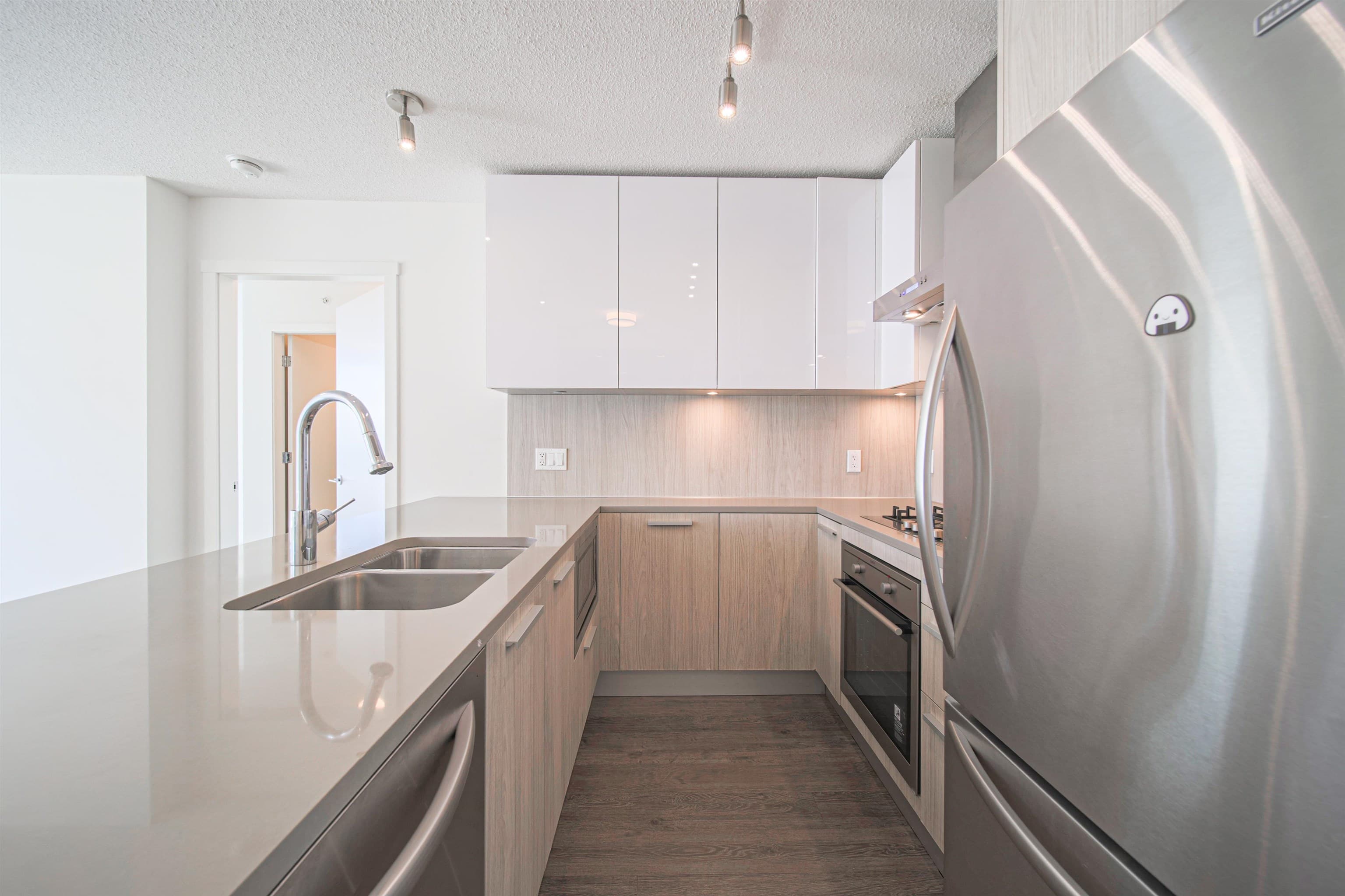 2207 - 3007 Glen Drive, Coquitlam, V3B 0L8 — photo 4