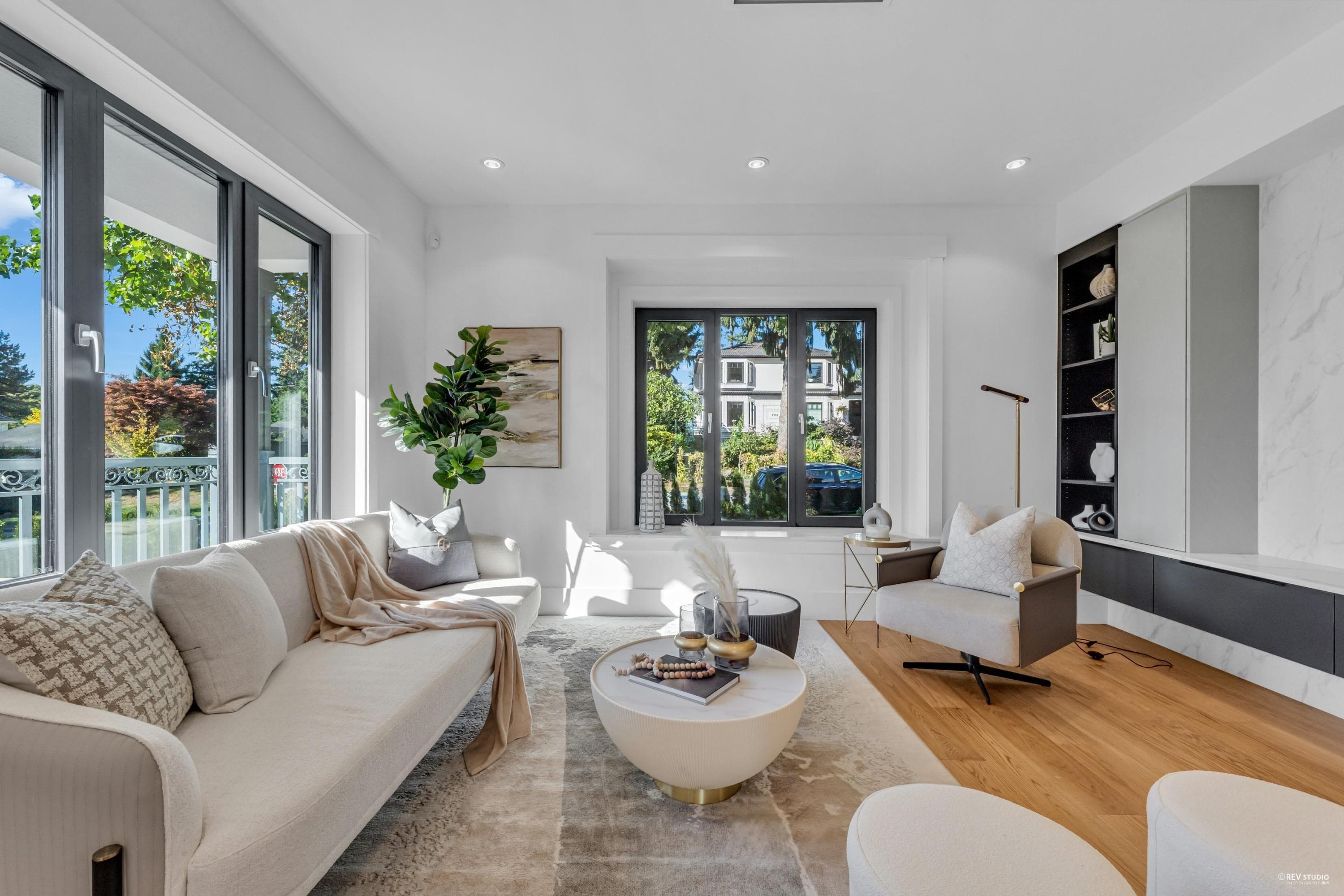 8420 Wiltshire Street, Vancouver, V6P 2V8 — photo 1