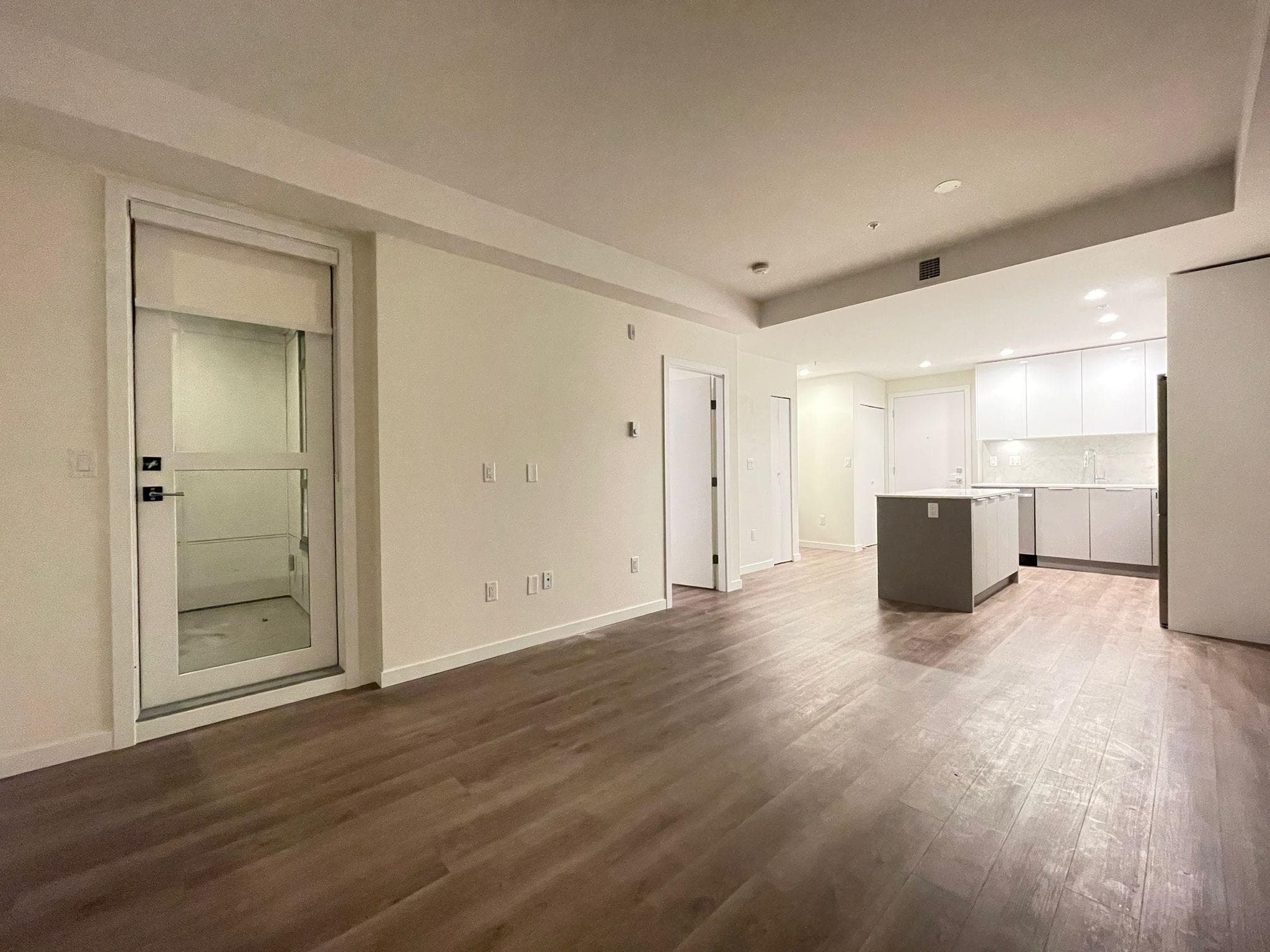 306 - 14257 103a Avenue, Surrey, V3T 1T1 — photo 4