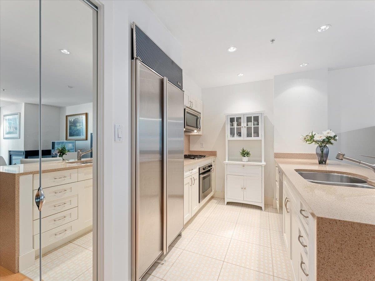 1008 - 590 Nicola Street, Vancouver, V6G 3J8 — photo 5