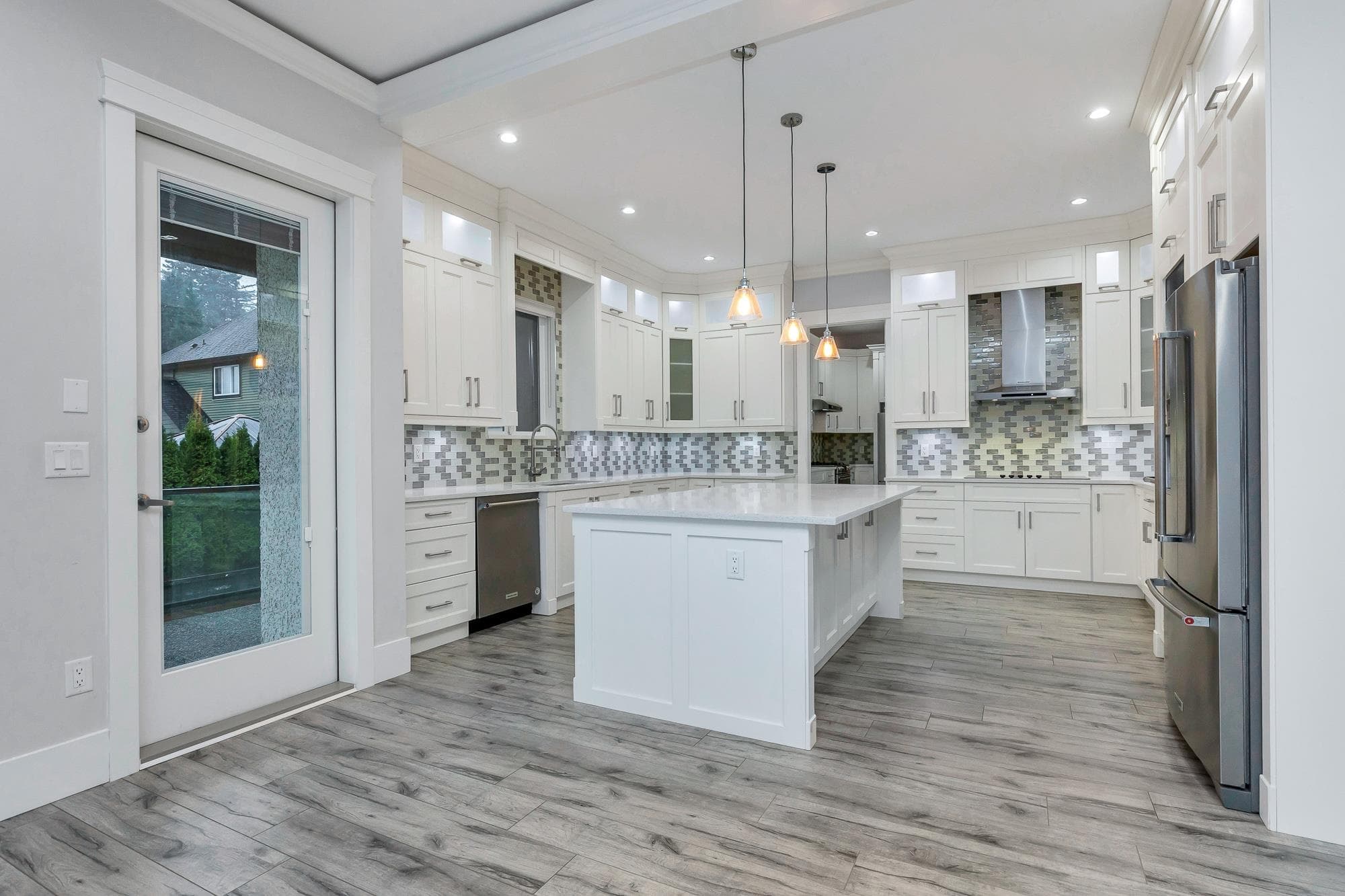 8379 Mctaggart Street, Mission, V2V 0G3 — photo 5