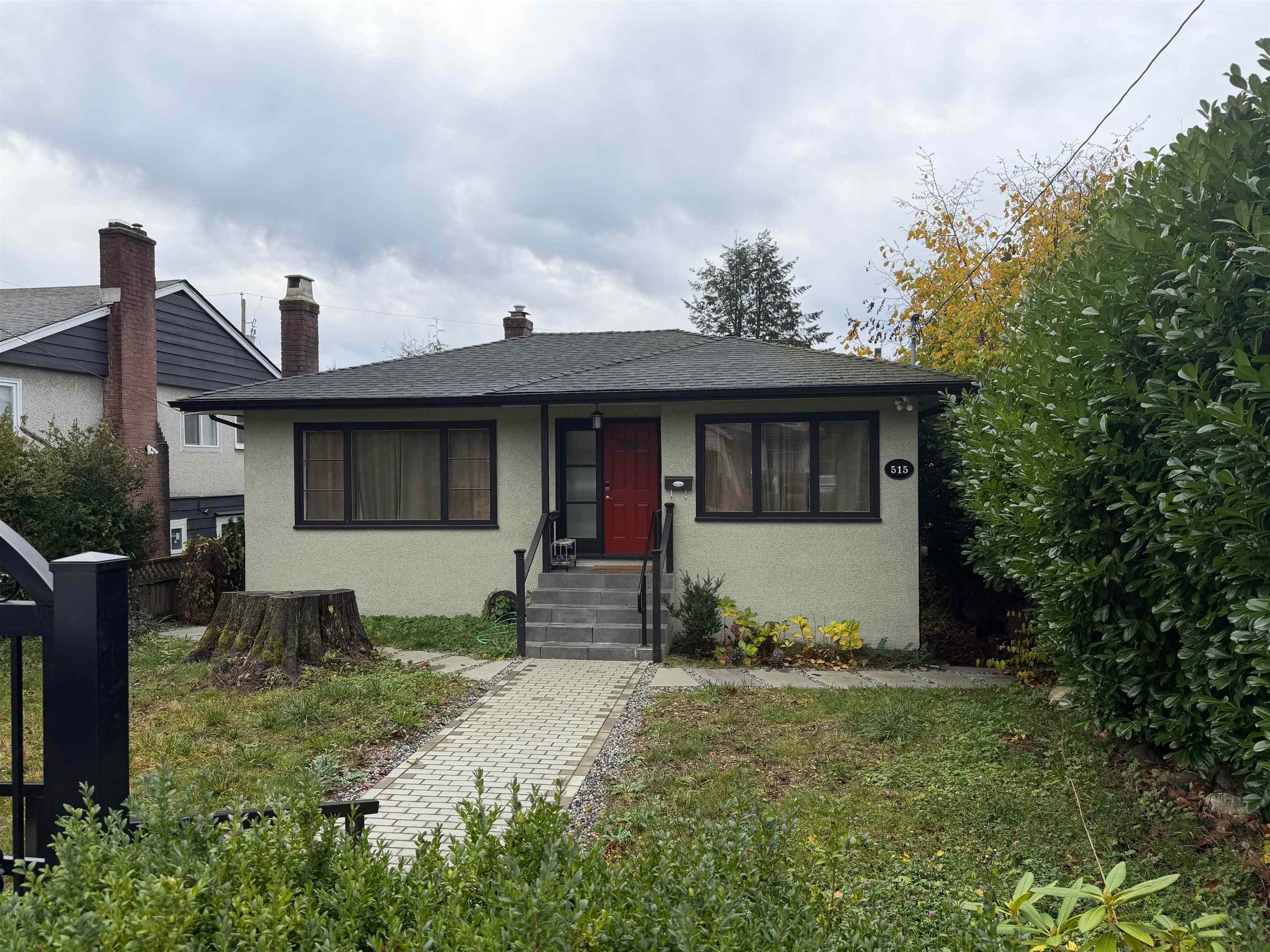 515 W Queens Road, North Vancouver
