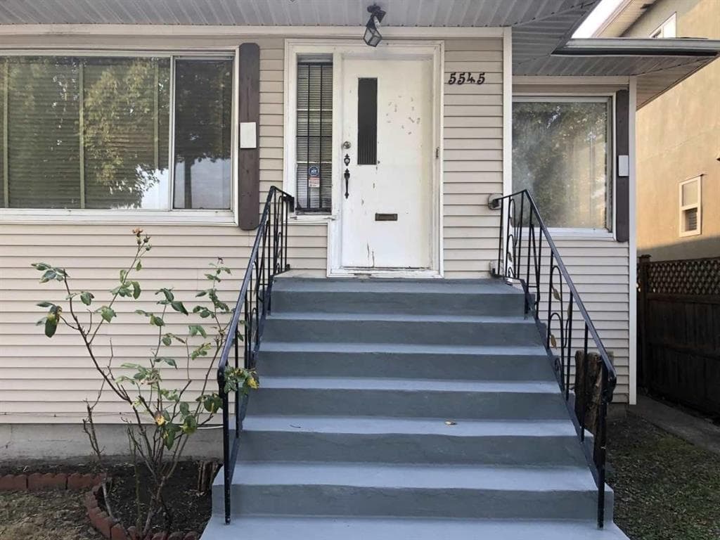 5545 Knight Street, Vancouver