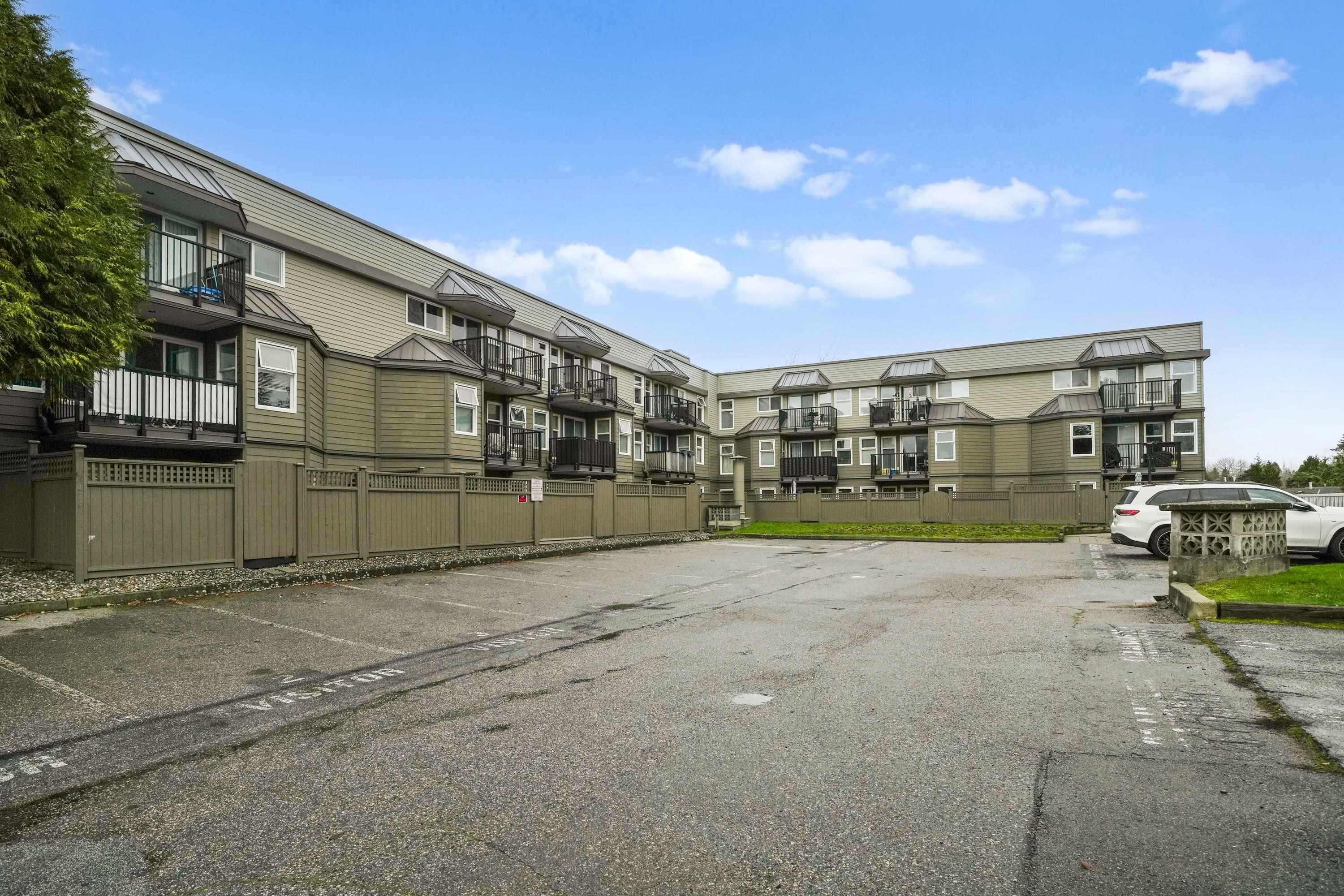 3 - 1870 E Southmere Crescent, Surrey, V4A 7A3 — photo 3