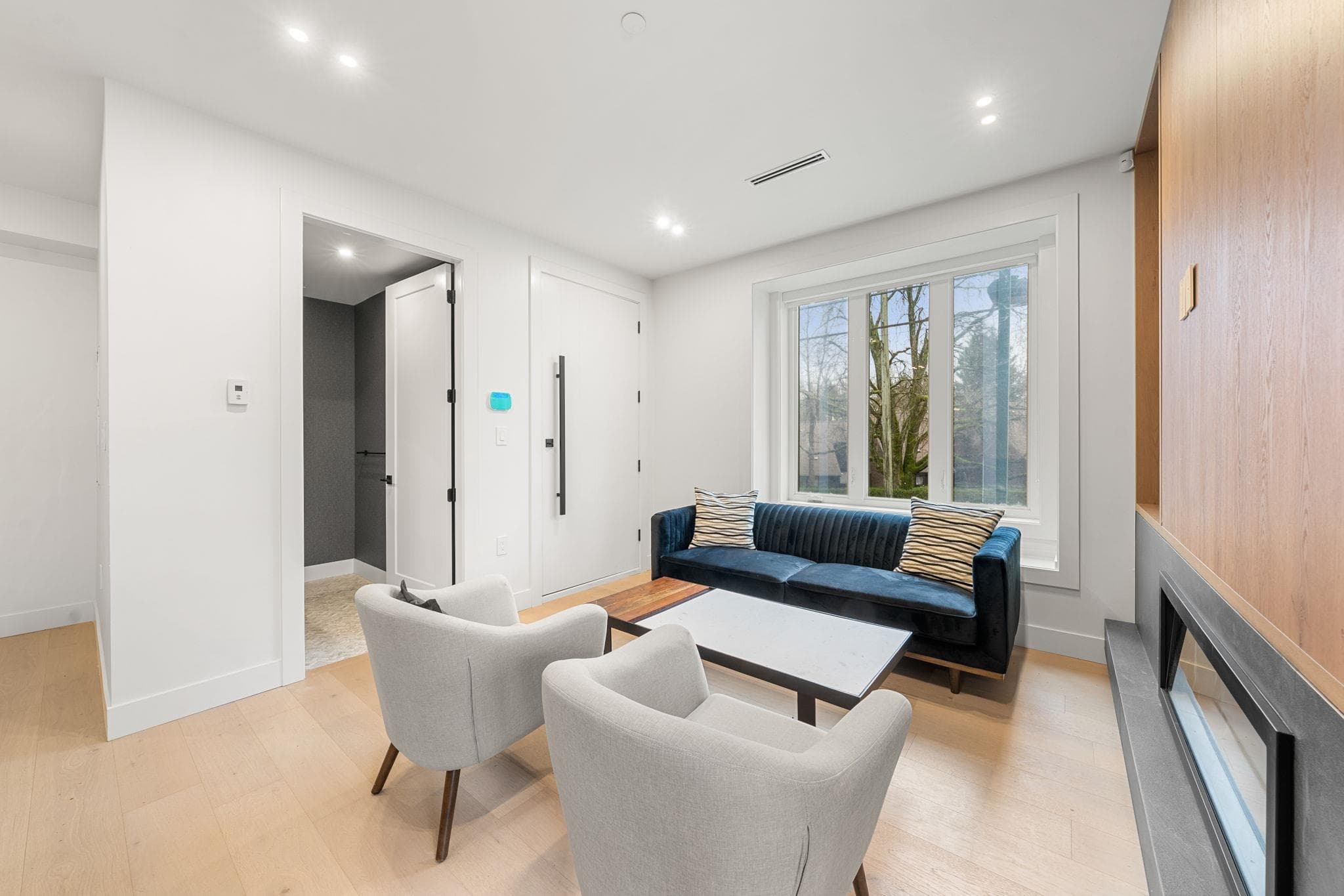 3483 Adanac Street, Vancouver, V5K 4P4 — photo 2