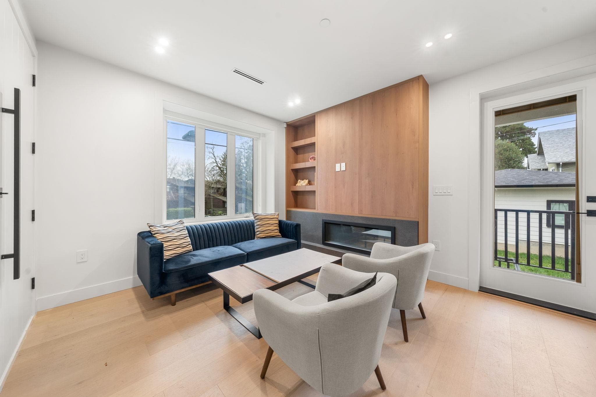 3483 Adanac Street, Vancouver, V5K 4P4 — photo 3