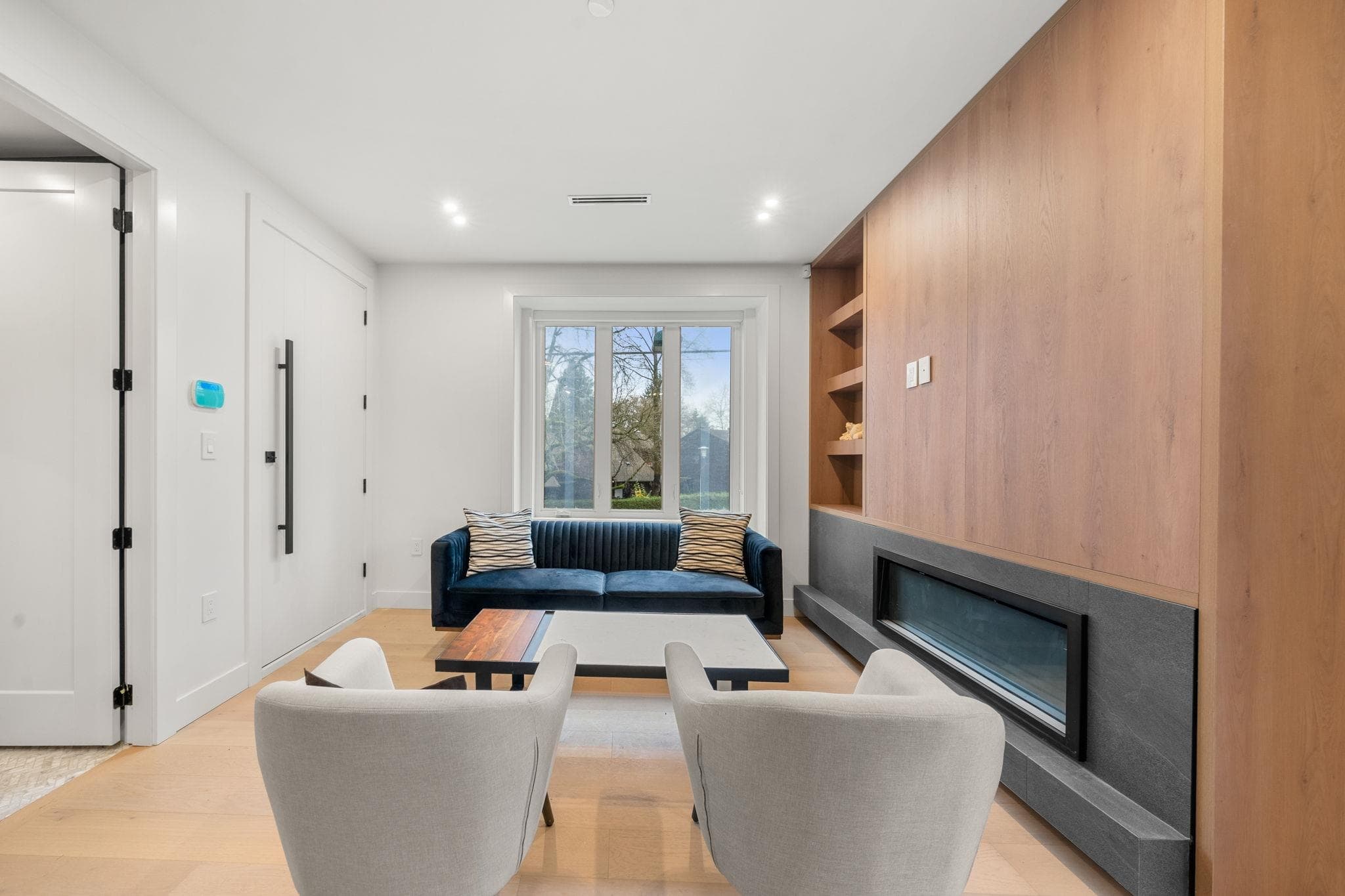 3483 Adanac Street, Vancouver, V5K 4P4 — photo 1