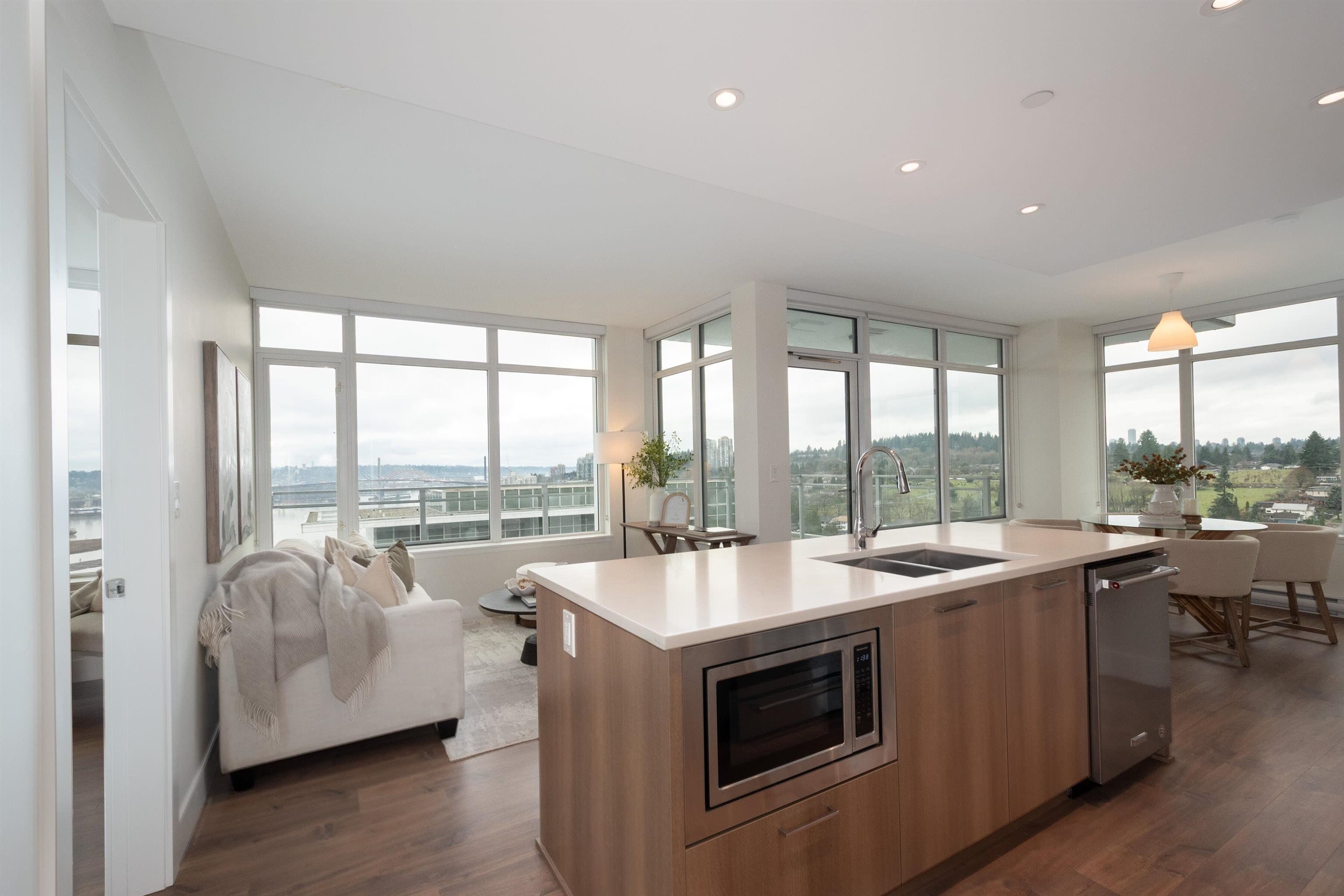 2102 - 258 Nelson's Court, New Westminster