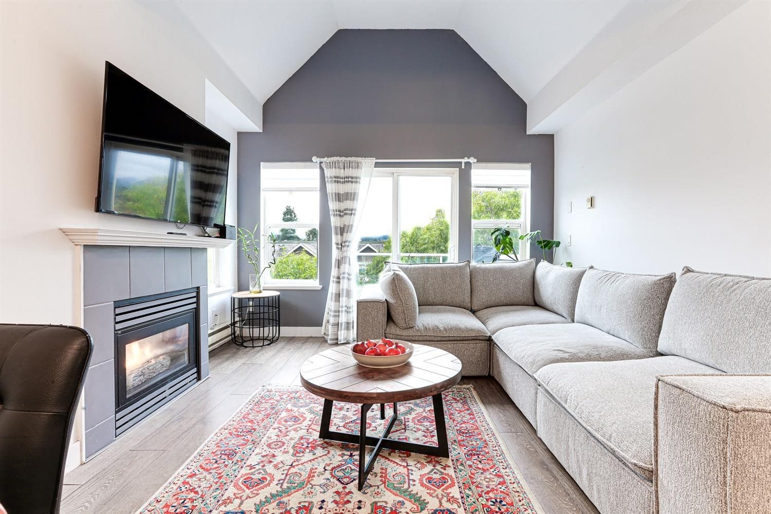 402 - 1558 Grant Avenue, Port Coquitlam, V3B 1P2 — photo 1