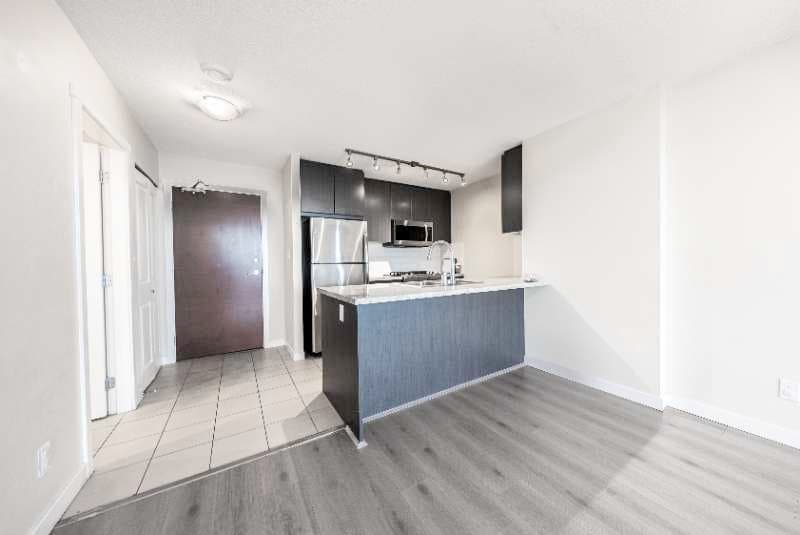 2205 - 6688 Arcola Street, Burnaby, V5E 0B3 — photo 2