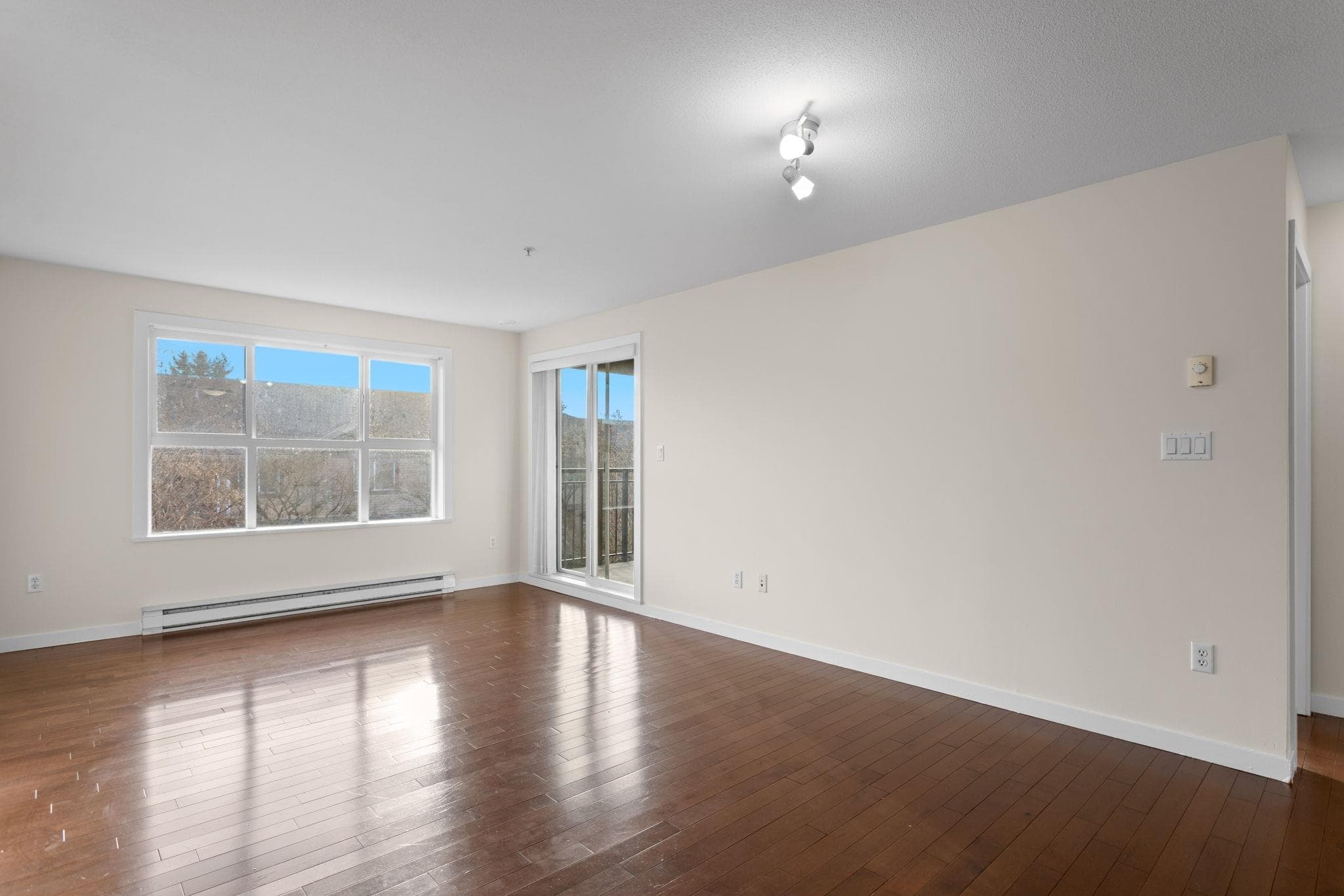 213 - 5885 Irmin Street, Burnaby, V5J 0C2 — photo 5